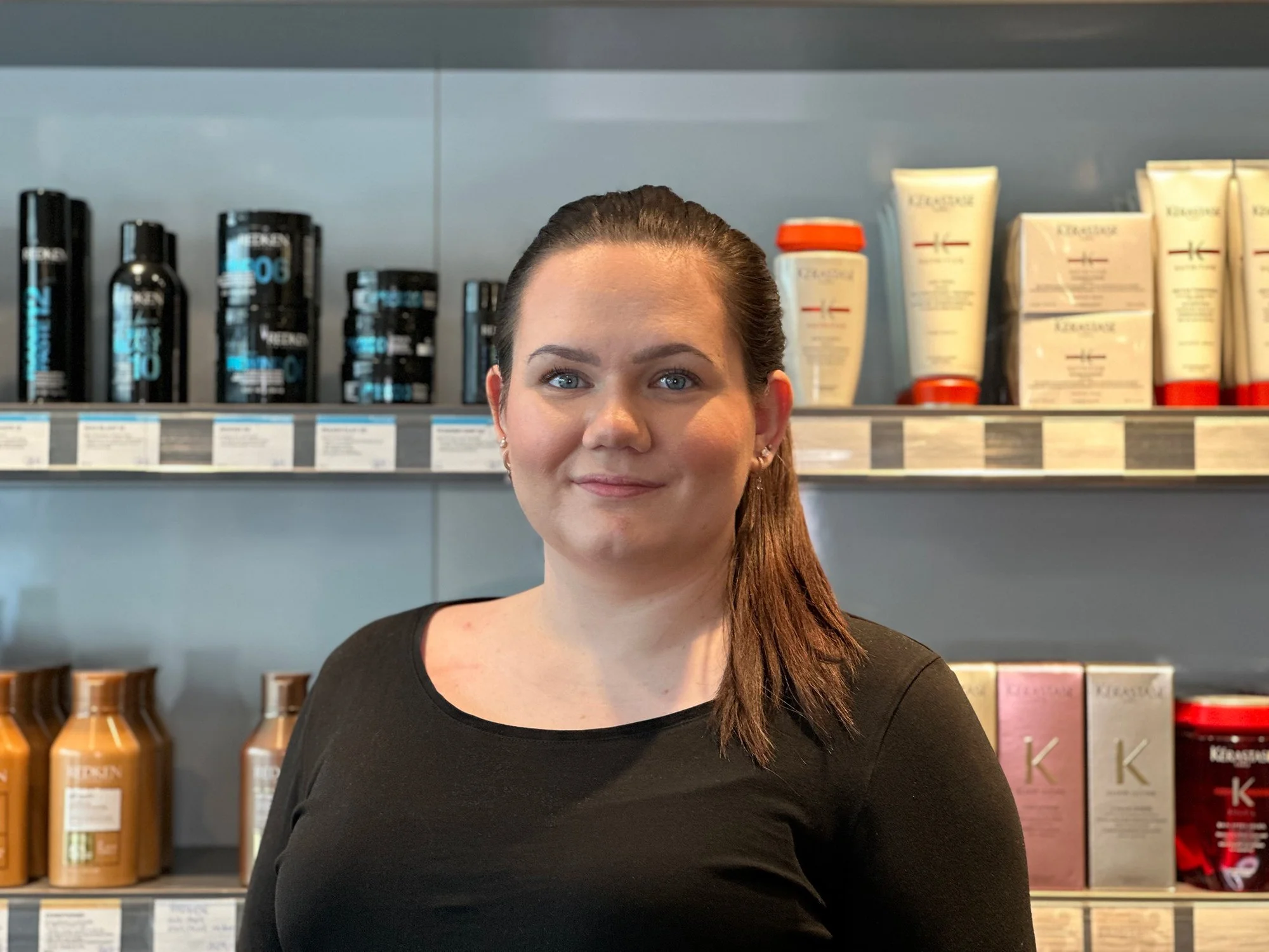 -25% p&aring; en valgfri behandling hos dyktige Maria p&aring; Ramsvik Voss🩷

Maria er en dyktig og behagelig fris&oslash;r som elsker &aring; klippe, farge og stripe b&aring;de langt og kort h&aring;r. Hun tar ogs&aring; imot herrer til h&aring;r- 