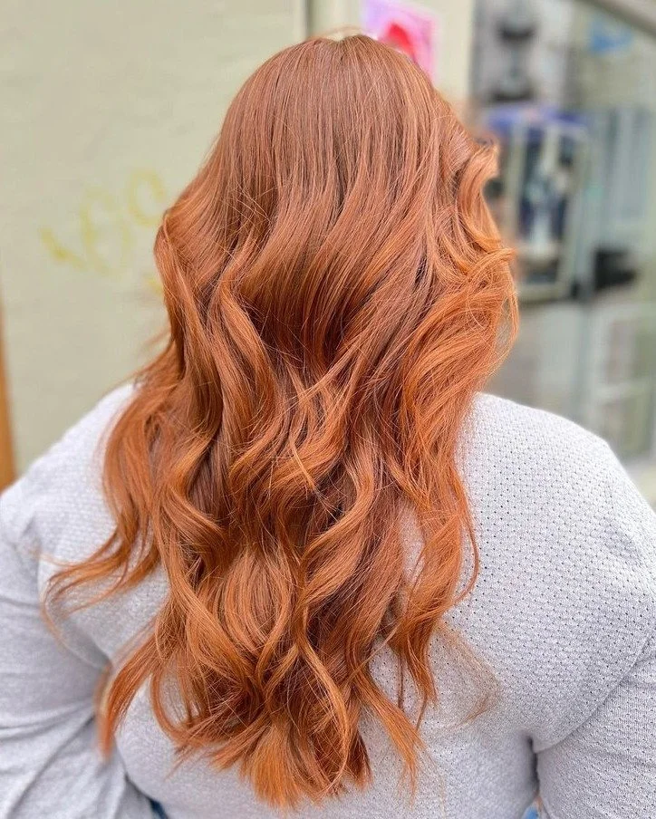 Tid for en forandring? ✂️✨
Nytt h&aring;r kan gj&oslash;re mer enn du tror &ndash; gi ny energi, ny stil og en liten boost i hverdagen. Akkurat n&aring; har vi kampanje i flere av v&aring;re salonger, og dette er den perfekte anledningen til &aring; 