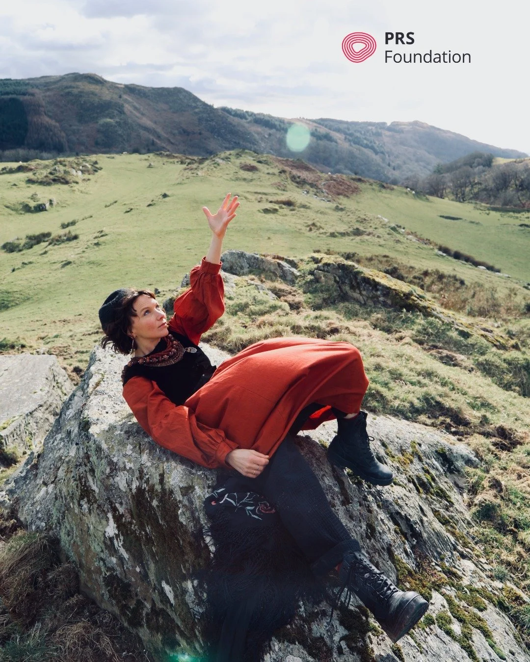 I am very excited to announce that I will be recording and producing my album with my favourite producer - the amazing John 'Spud' Murphy @guerrillasounds !
I first came across @guerrillasounds when I discovered @lankumdublin and fell in love with t