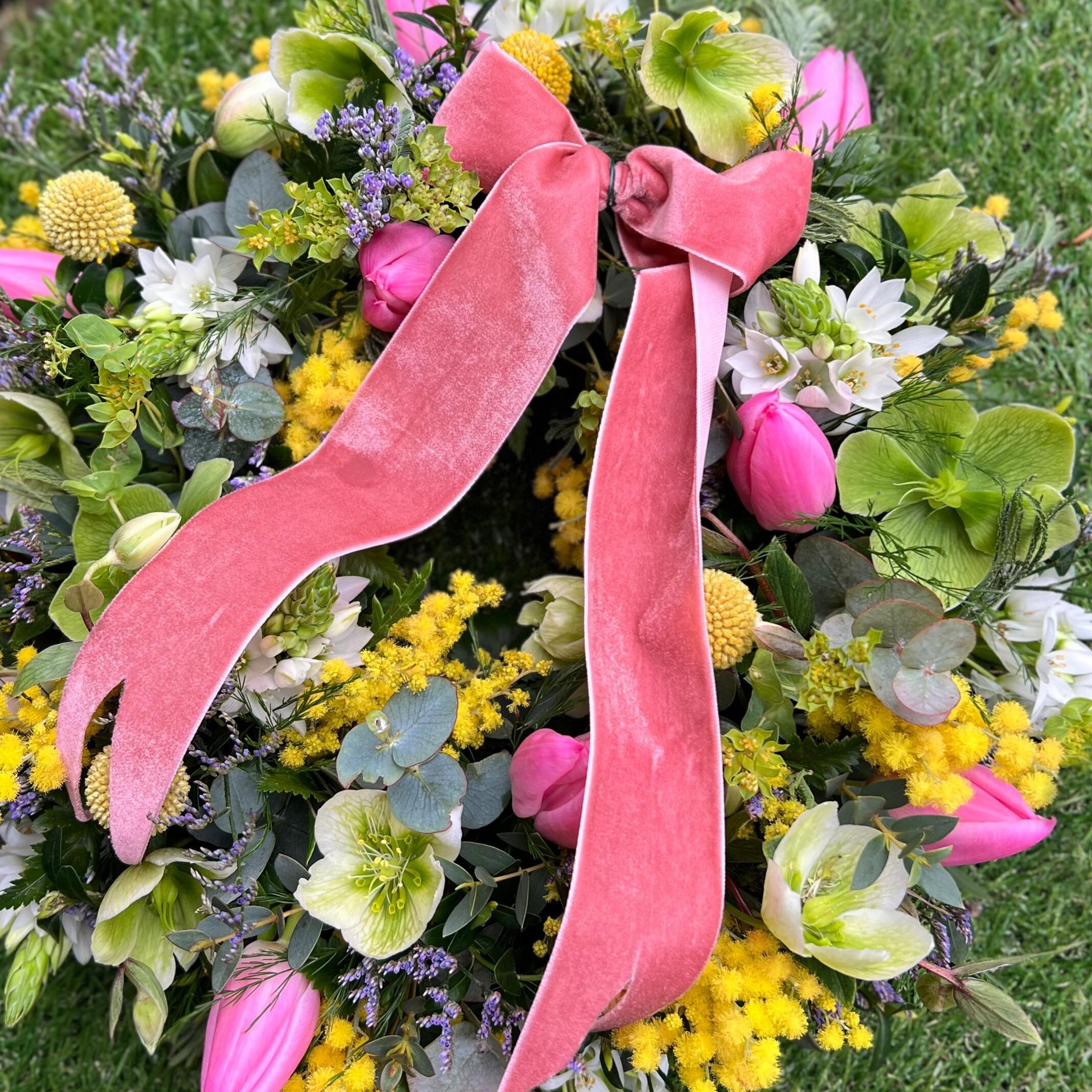 In love with this spring wreath made for our customer ✨
The perfect addition to your door this Easter 🐣
#springwreath #spring #hellabore #mimosa #florist #flowers #tulips #bow