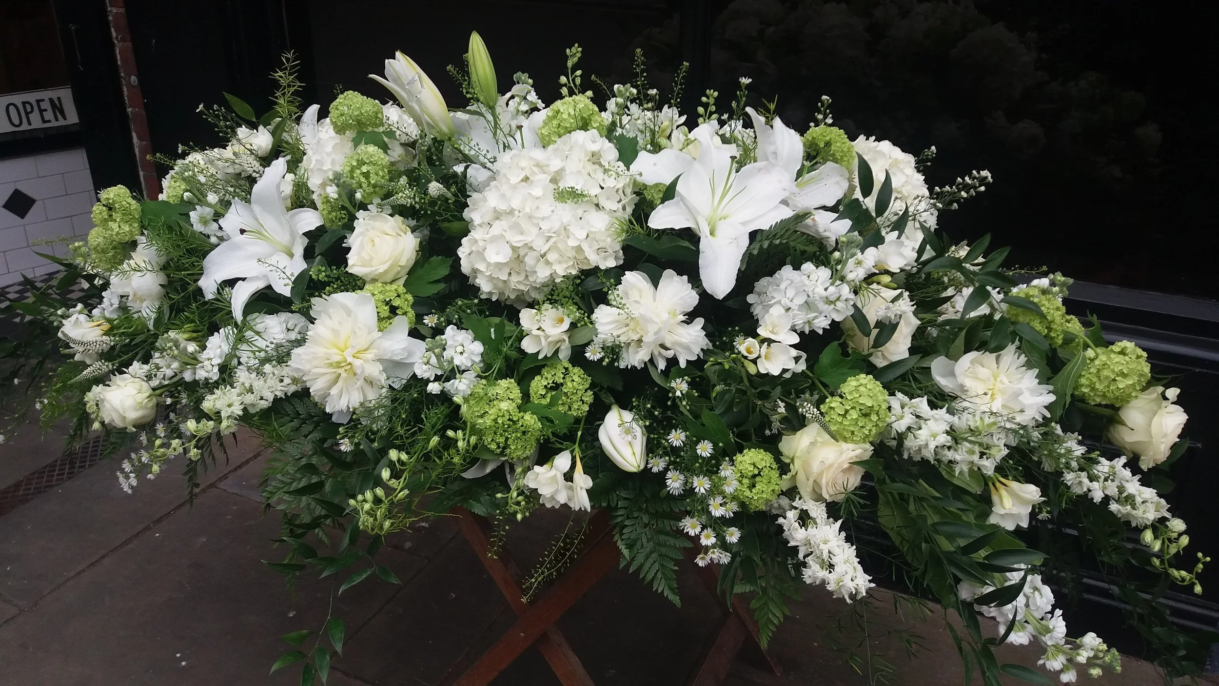 Classic Whites Coffin Spray