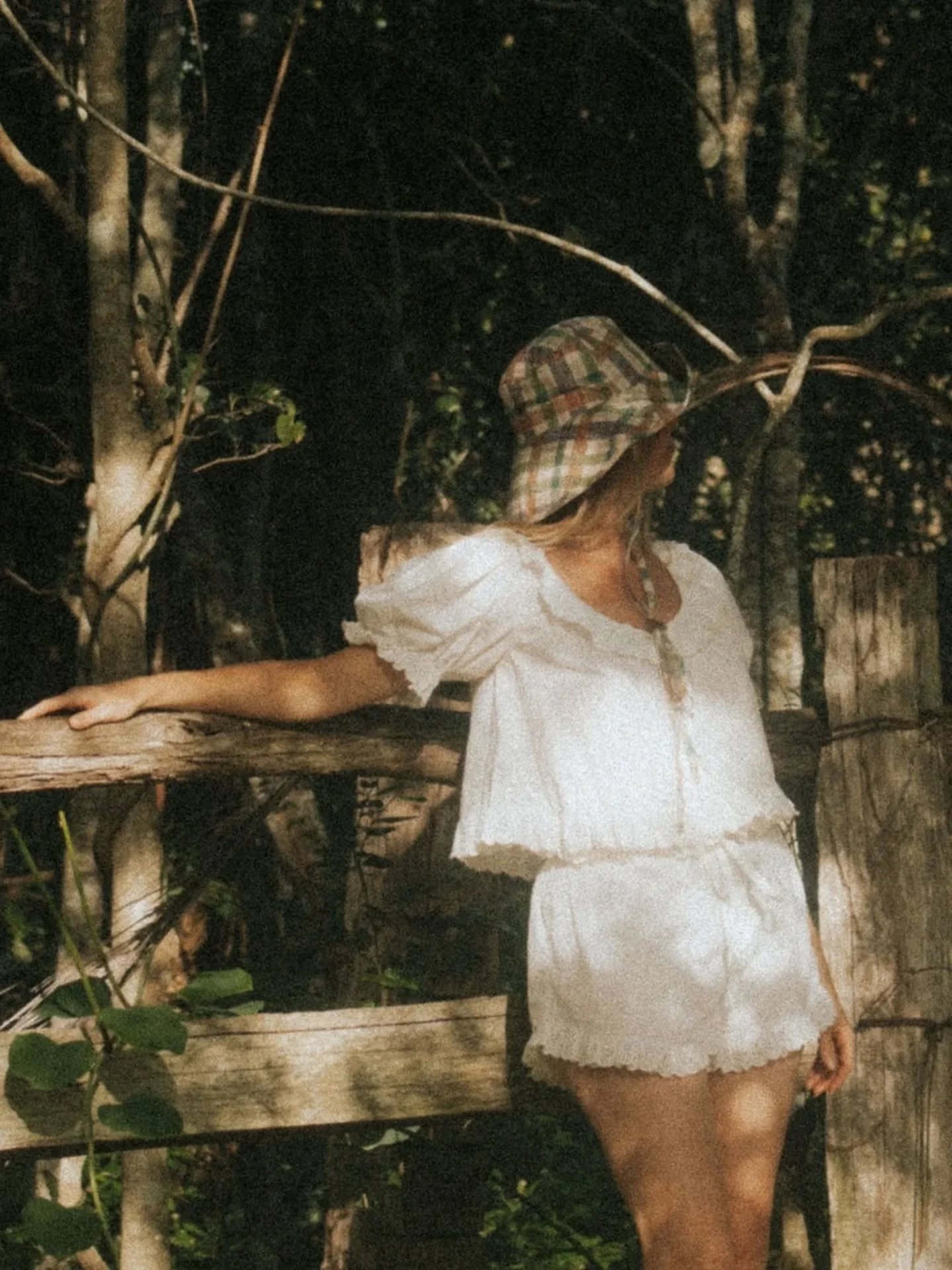 The sun hat season is still lingering, catch it before it fades.
.
.
.
#hat #sunhat #summerhat #handmadehat