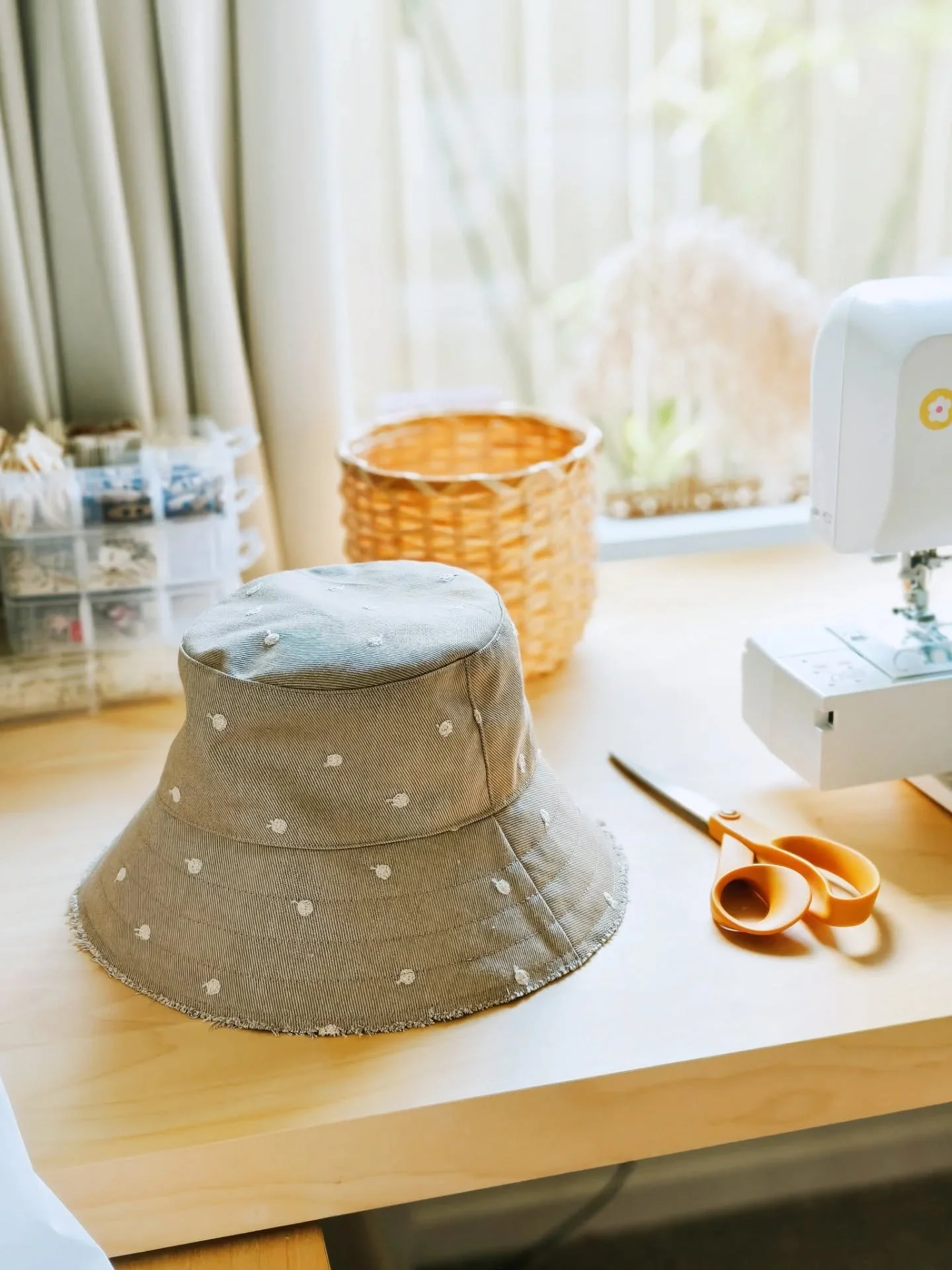 The morning sewing remedy
.
.
.
#sewing #weekend #habdmade #smallbusinesses #handmadehat