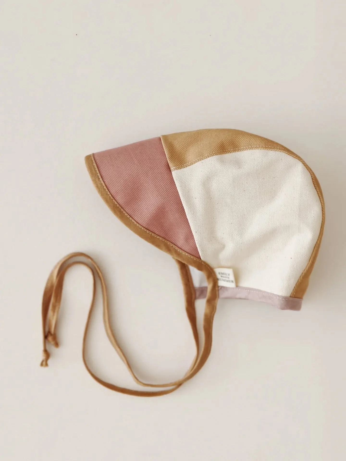 Little sun bonnet.
.
.
#bonnet #babybonnet #handmade