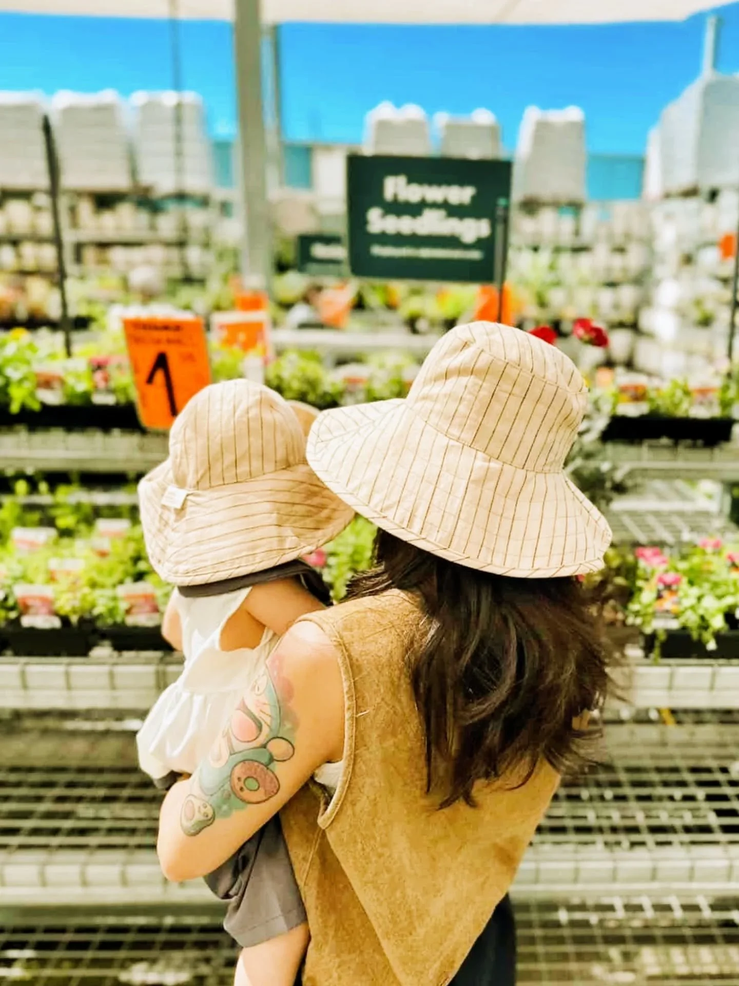 Matching with your mini&hearts;️
.
.
.
#matchinghats #babyhats #handmadehats #summerhats