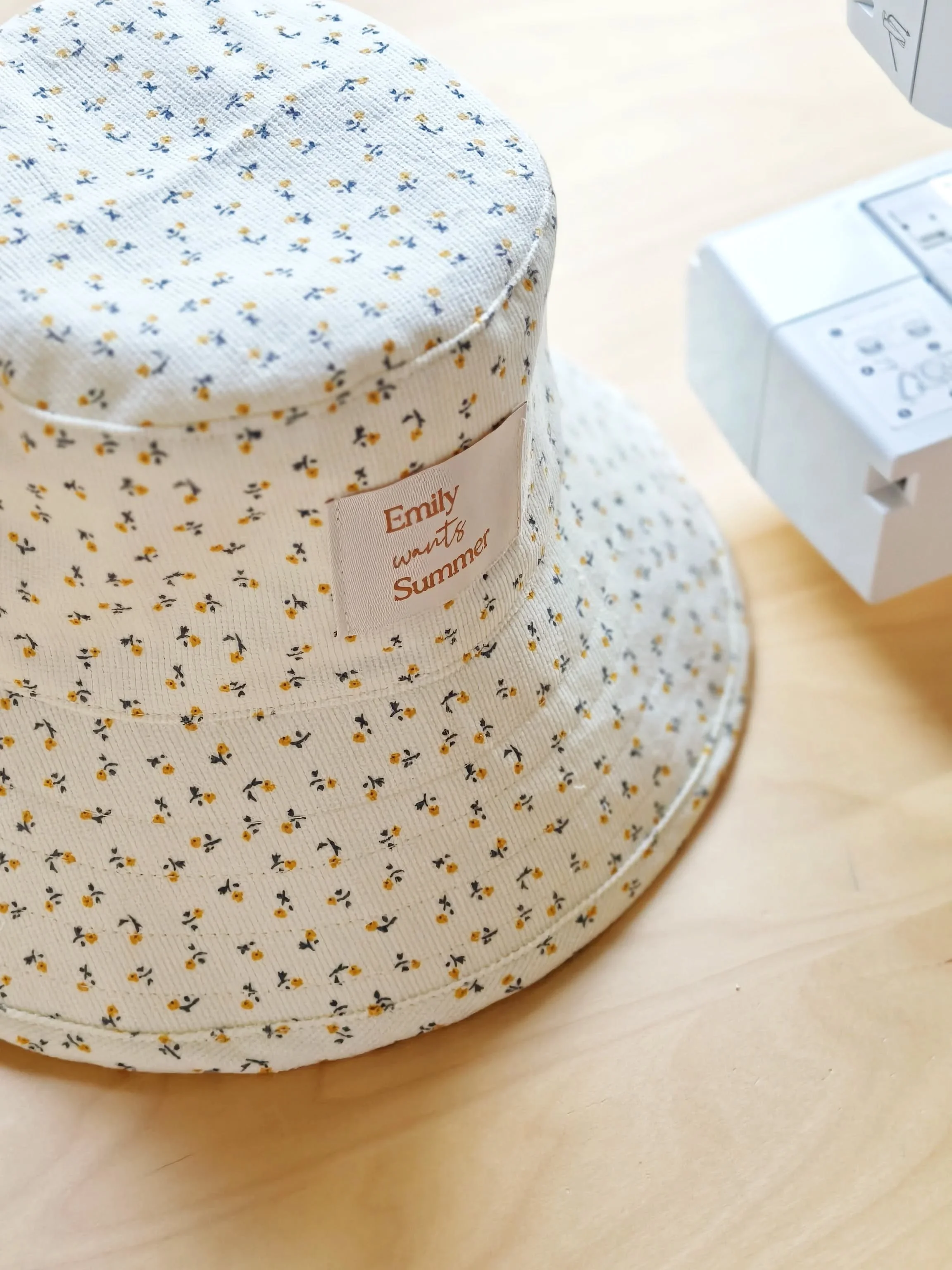 Summer, sun and a bucket hat that full of happiness.
.
.
.
#buckethat #handmadehat #hat #summerhat