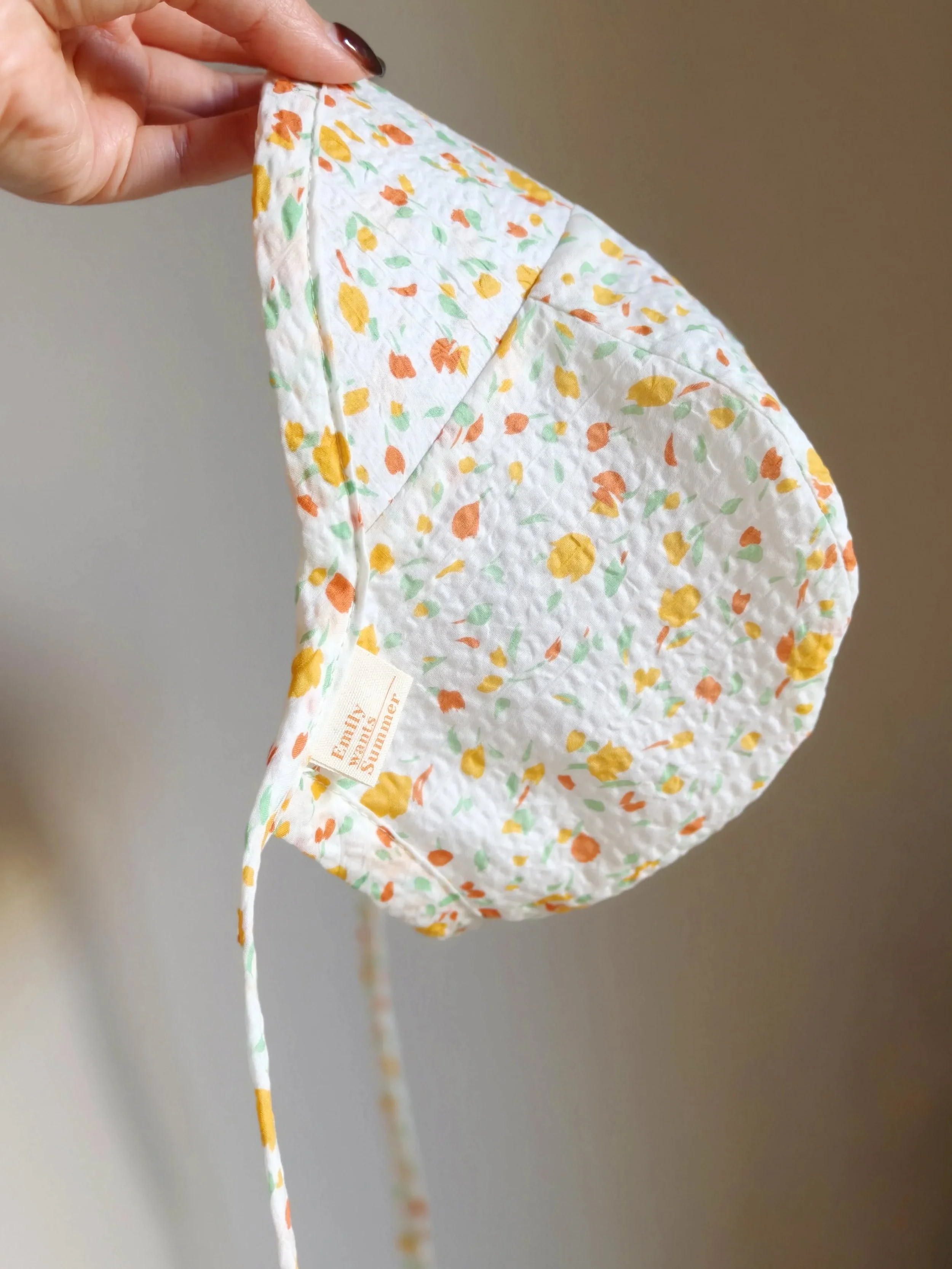 Sunbonnets for all those curious sun soaking bebe🌞☀️
.
.
.
#sunbonnet #brim #handmade #sewing #smallbusinesses