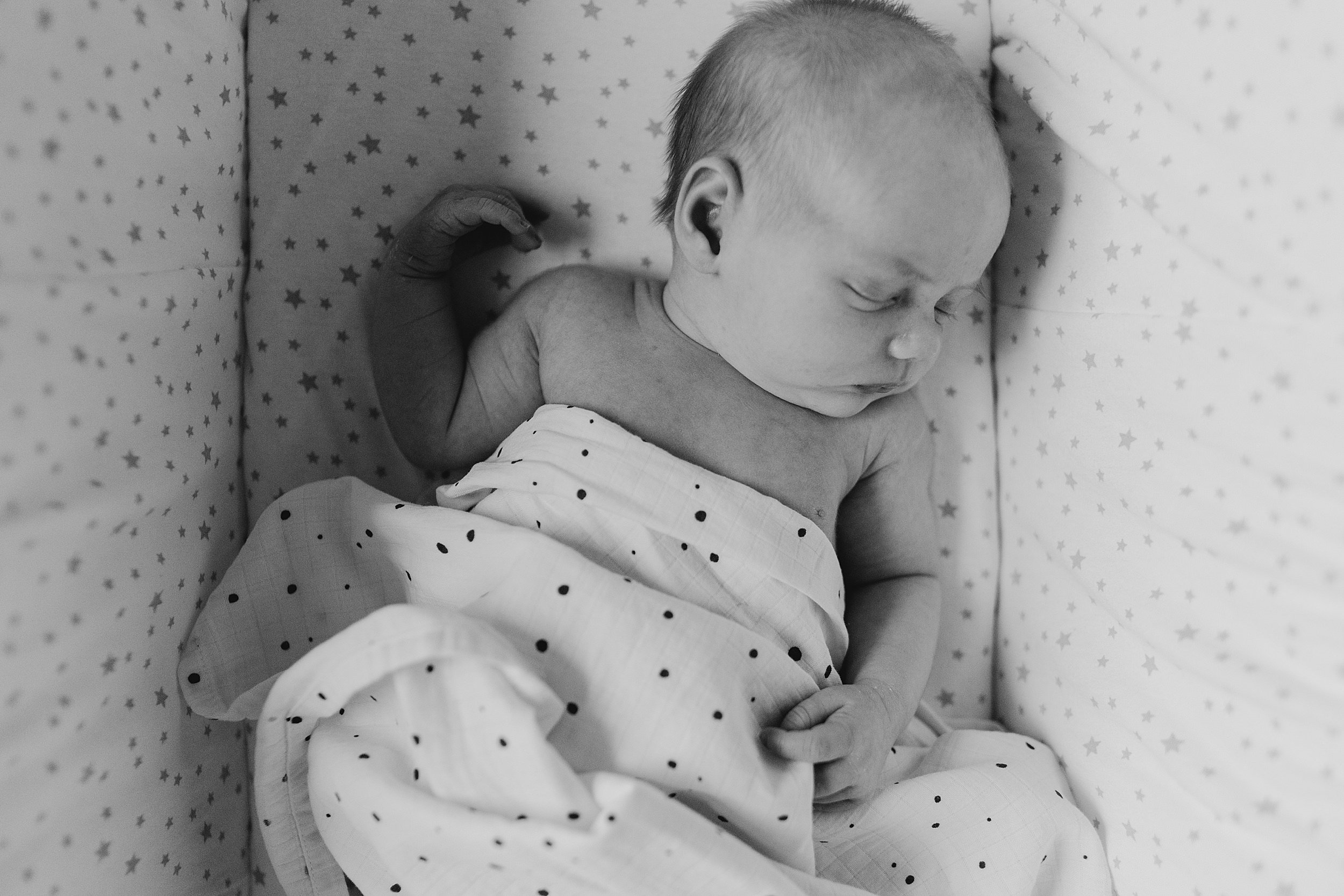 newborn-photoshoot-glasgow-scotland_0018.jpg