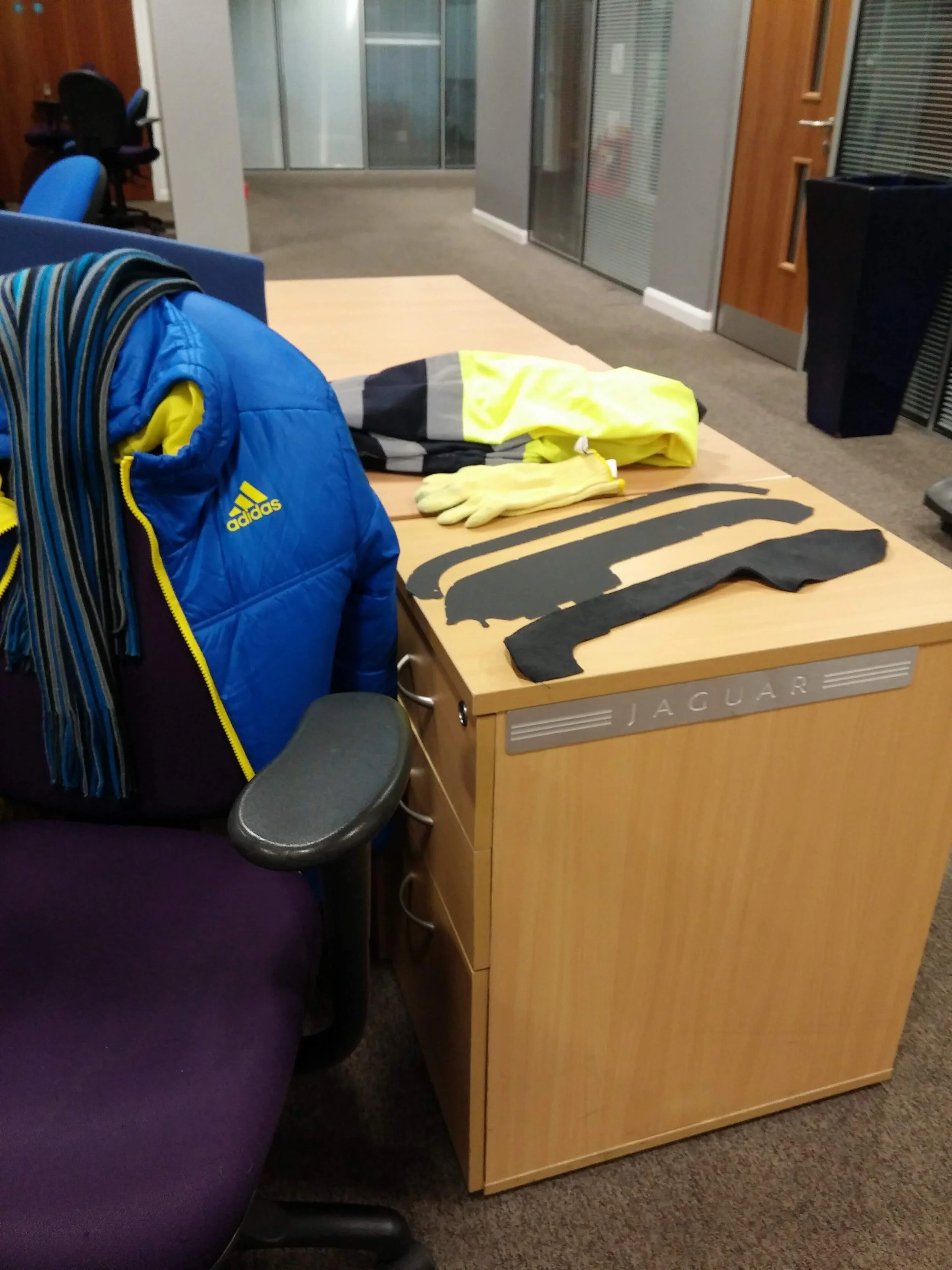 Land Rover-Jaguar Plant Birmingham (FRONT/BACKrest of interior door pannel)Hot Wrapping Cell fails detecting (plastic+leather)Assy timming improvement (MTM - Method Time Measurement) Jaguar -Land Rover Birmingham UK 2016