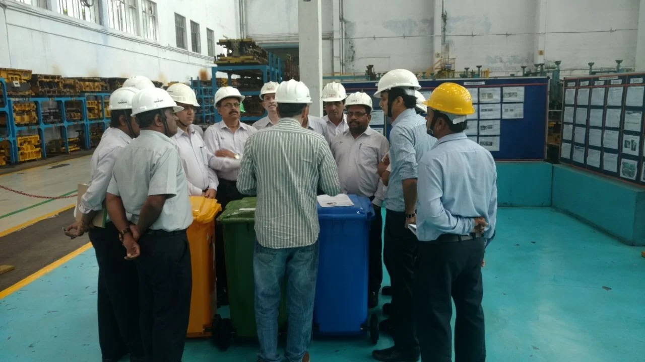 Me in daily Fast Response Meeting for mind change,plant review,quick Issues solving,review of compromising cases,Quality/Safety/Productivity monitorizing in few words.