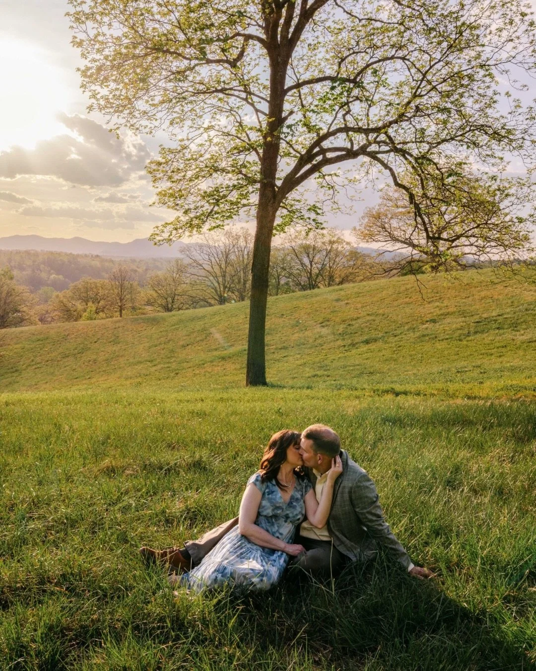 Happy 15 year anniversary! It&rsquo;s a decade and a half of history, shared laughs, and choosing each other every single day. Cheers to a beautiful couple and an incredible milestone! 

#BiltmoreEstate #AshevillePhotographer #BiltmoreAnniversary #15