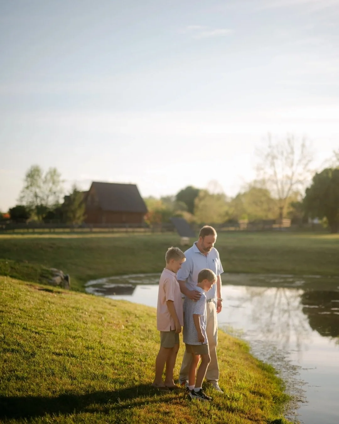 Spent a golden afternoon with this crew at their beautiful home, and it was a masterclass in boyhood. From races by the pond to blowing dandelions and impromptu wrestling matches in the grass - these are the moments that deserve to be frozen in time.