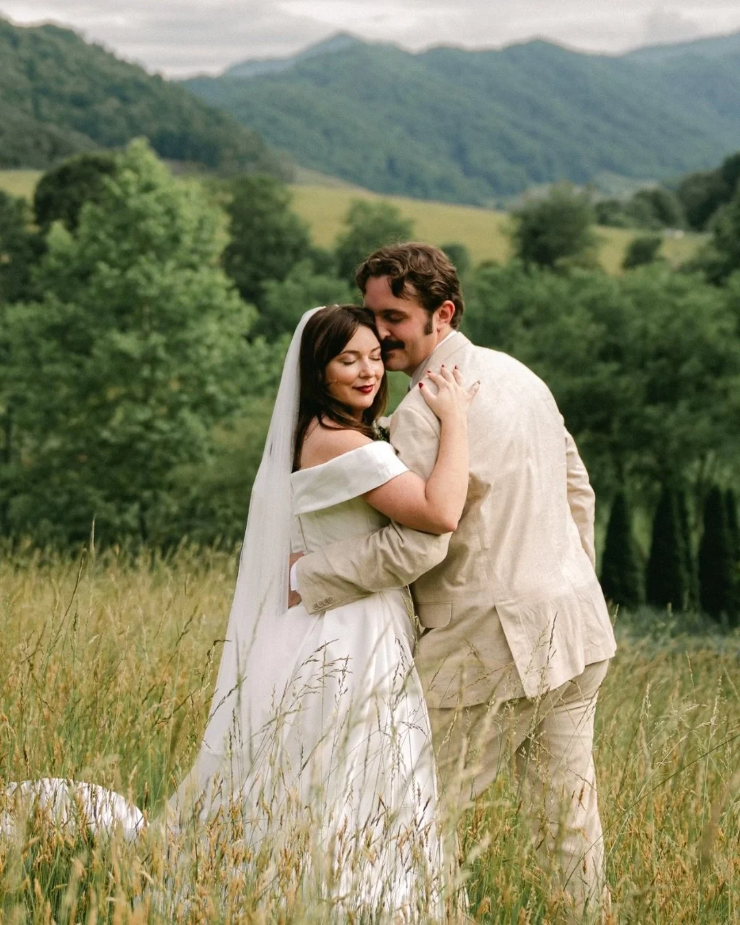 A 100% chance of rain all week didn&rsquo;t stand a chance against these two. The skies cleared up just in time for a perfect, dry ceremony at Timber Hall.

Aside from the fact that the rain miraculously held off, I am still completely obsessed with 