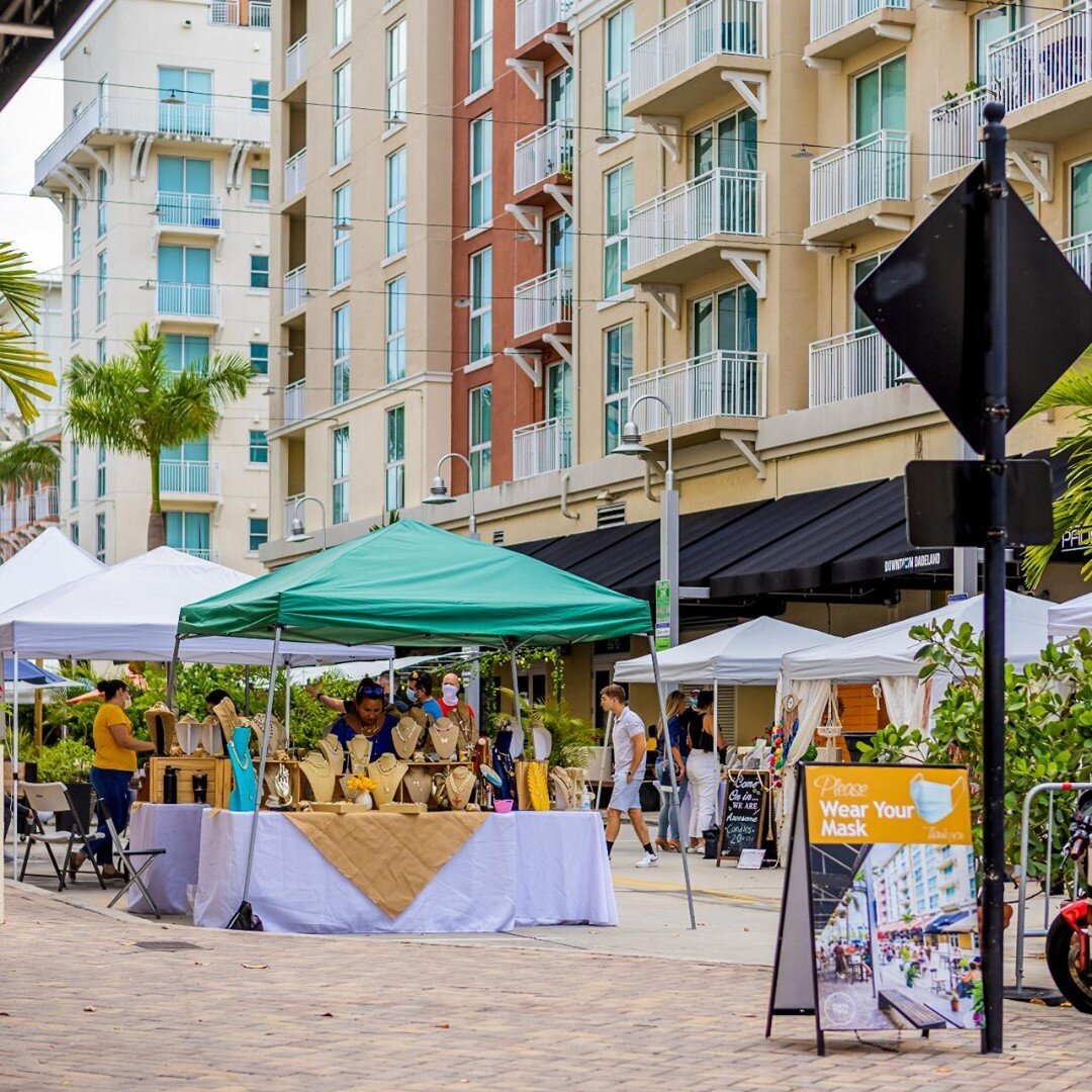 Our #SundayFunday is the best here at Downtown Dadeland! Come visit us and shop from 12PM-6PM at our Sunday Market by @stylemarket305.