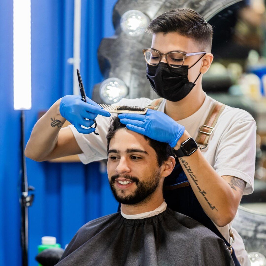Time for a fresh new look! We are so lucky to have The Spot Barbershop here at Downtown Dadeland for all your grooming needs! Make your appointment today! @thespotbarbershop