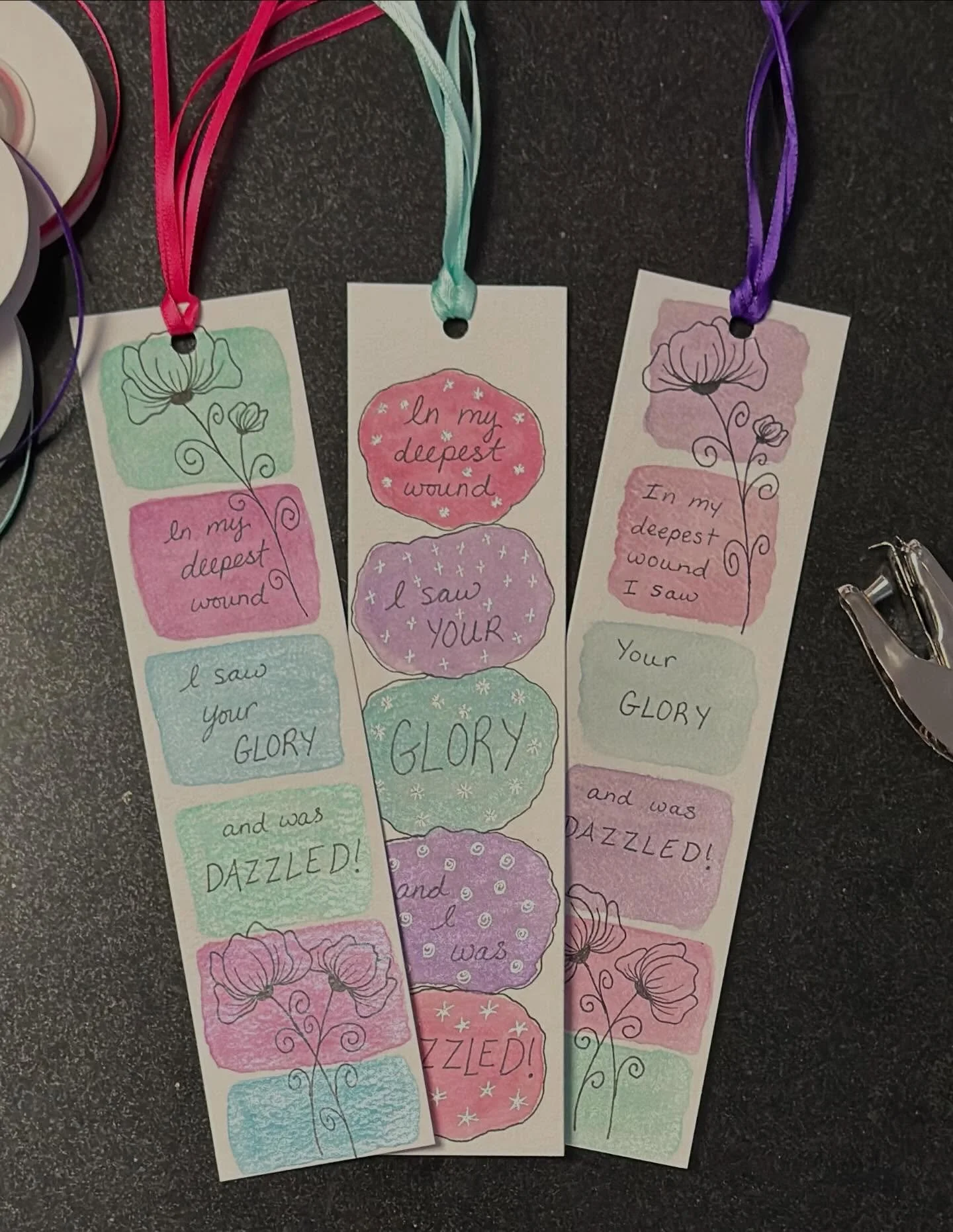 Finished an order of custom watercolor bookmarks! 

BloomandCreateDesigns.com

@l.a.ercolino