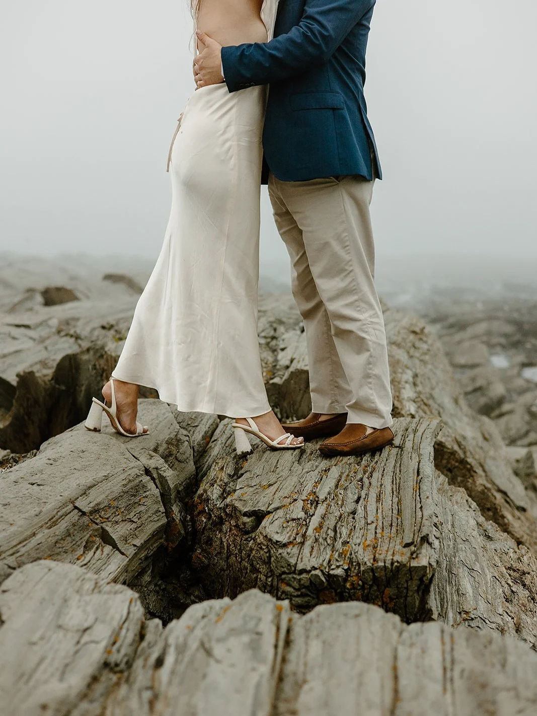 your engagement shoot is the perfect date - want to walk the city streets and sip martinis and eat oysters? done. walk then up? done. hit the beach? . . , you get the idea 🌊 

it&rsquo;s also the BEST time to get to know your photographer, and work 