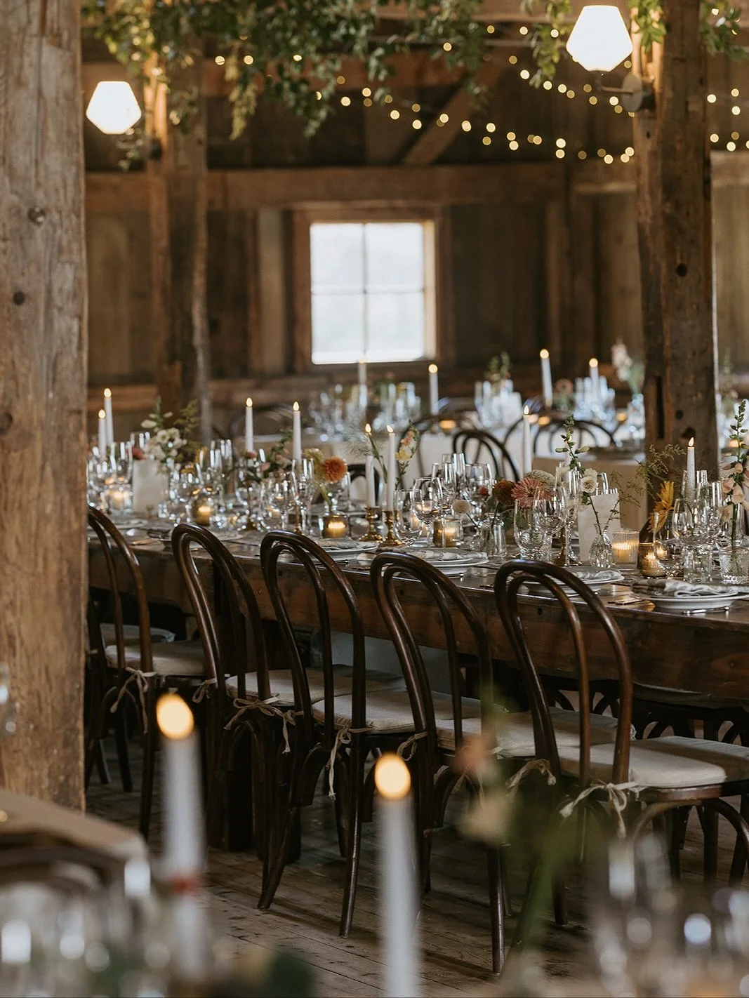 one of the highlights of the day . . . seeing all the tiny details come together . . . ✨ ✨ 
.
.
.
team!
venue: @cunninghamfarmmaine
photographer: @jillhoylephotography
catering + bar: @bigtreecatering
floral: @broadturn_farm
band: @eastcoastsoul
rent
