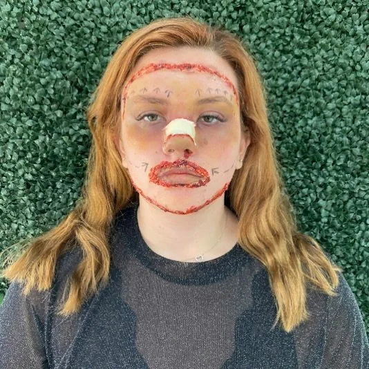 Need a last minute Halloween costume? 🧙&zwj;♀️

Book SFX Makeup 🎃

Or up your costume with a custom airbrushed E | Glow✨

Be safe &amp; everyone have a fun Halloweekend👻

#halloween #halloweekend #halloweenmakeuptutorial #halloweenmakeup #sfx #sfx