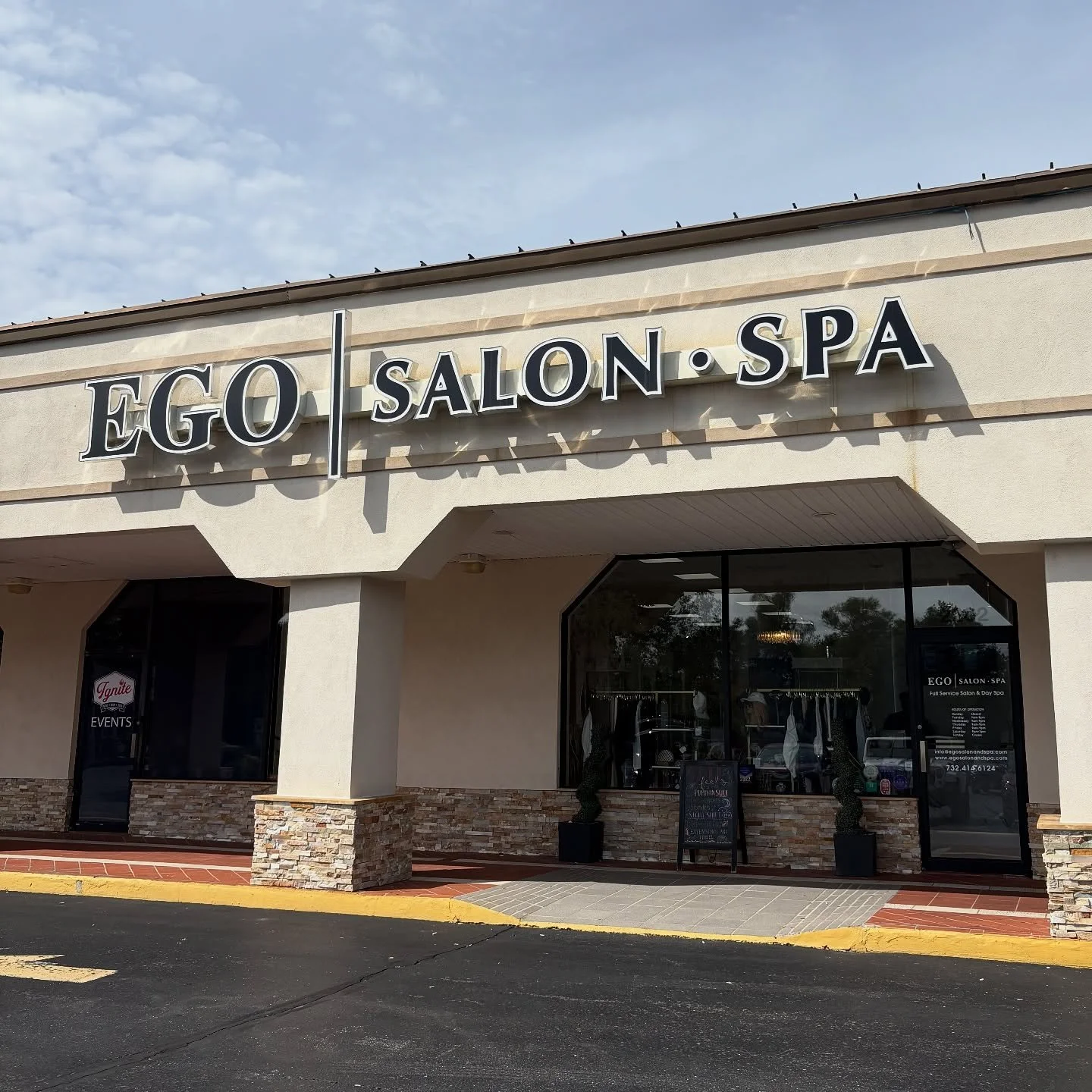 Thanksgiving Hours! 🍂

We will be open on 11/24 from 11am-7pm for any appointments before Thanksgiving! 🦃

We will be closed from 11/27 to 12/1, we hope everyone has an amazing holiday weekend!&nbsp;

We will be back in the salon on Tuesday Decembe