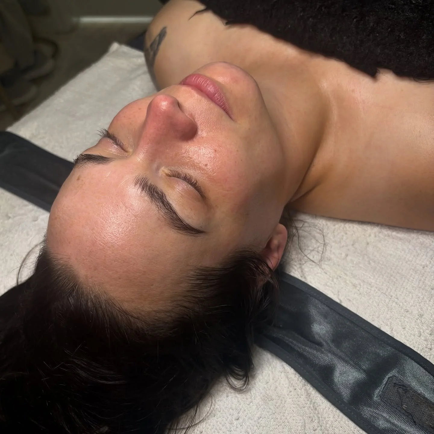 Black Friday spa steals are here🎉

Give the gift of relaxation (Now on sale!)✨ 

💳 Buy $100 gift card, get a $10 bonus
💆 Save up to 20% on spa packages
🧖 First 5 buyers get a free spa gift bag

In store &amp; online. Limited Availability. Ends 11