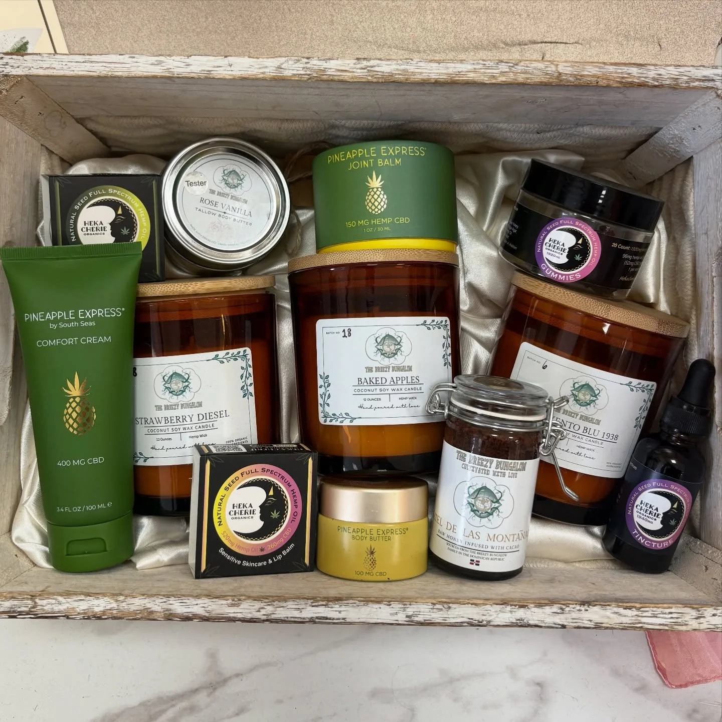 Reduce your anxiety, reduce your stress, and gain a peaceful and relaxed state of mind with our wellness goodies🤩

CBD oil, gummies, balms, &amp; creams🧴💚

Variety of coconut soy scented candles 🕯🥥

Breezy Bungalow raw honey infused with cacao ?