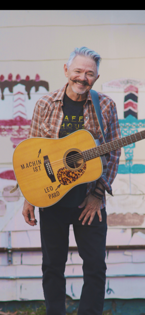 🎶🎙️🪕Live Music - Featuring Mike White
