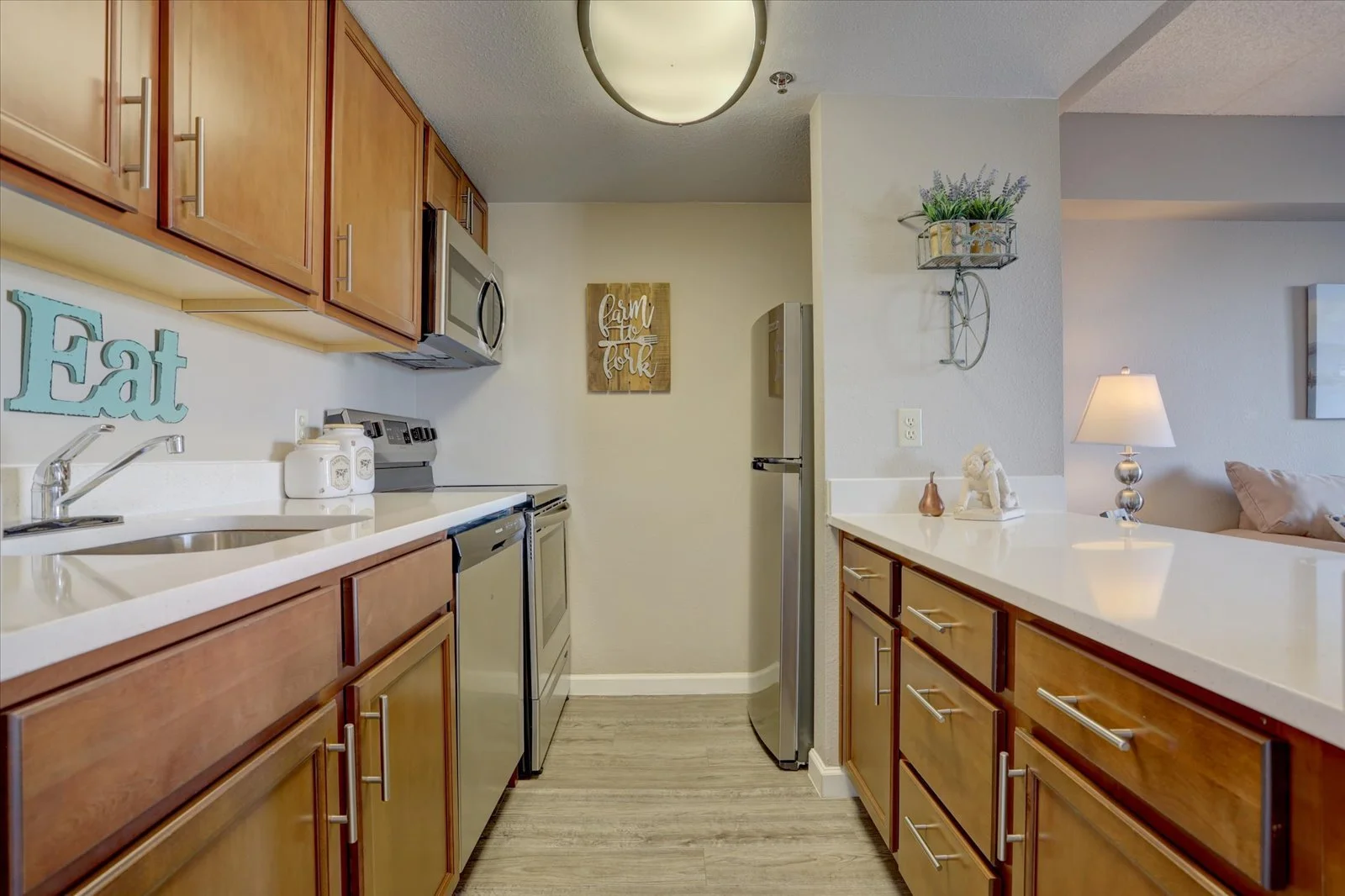 Kitchen 19-6800 Leetsdale -101 copy.jpg