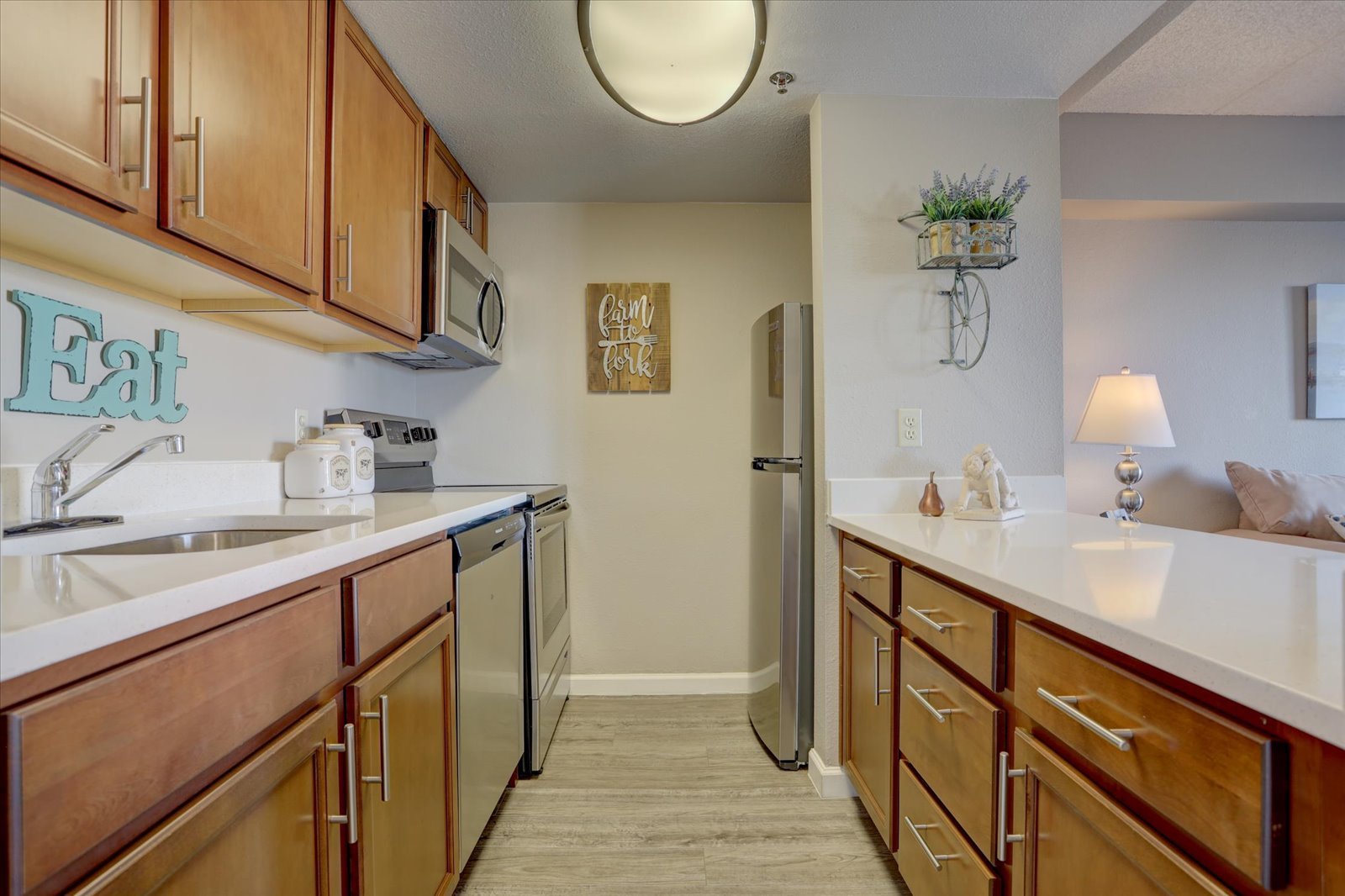 Kitchen 19-6800 Leetsdale -101.jpg