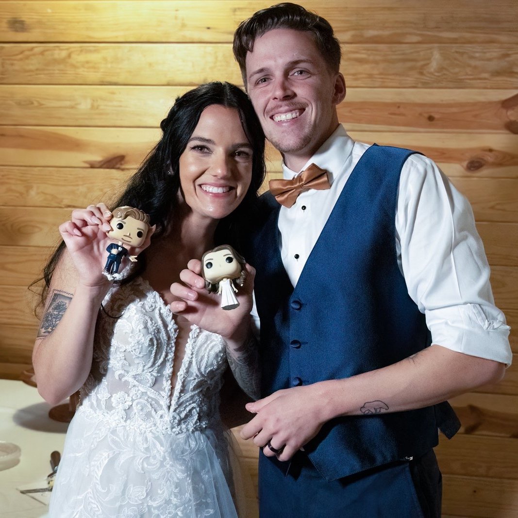 Bride-Groom-With-Their-Bobbleheads-.jpg