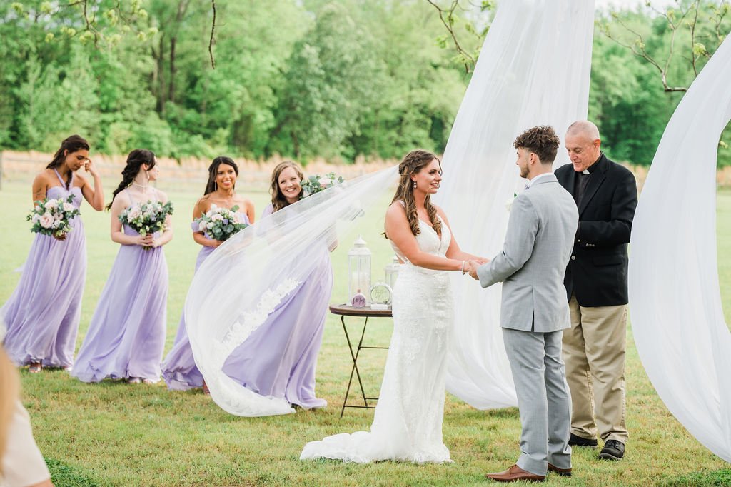 Outdoor-Wedding-Breeze-Veil-Catlett-Farm-.jpg