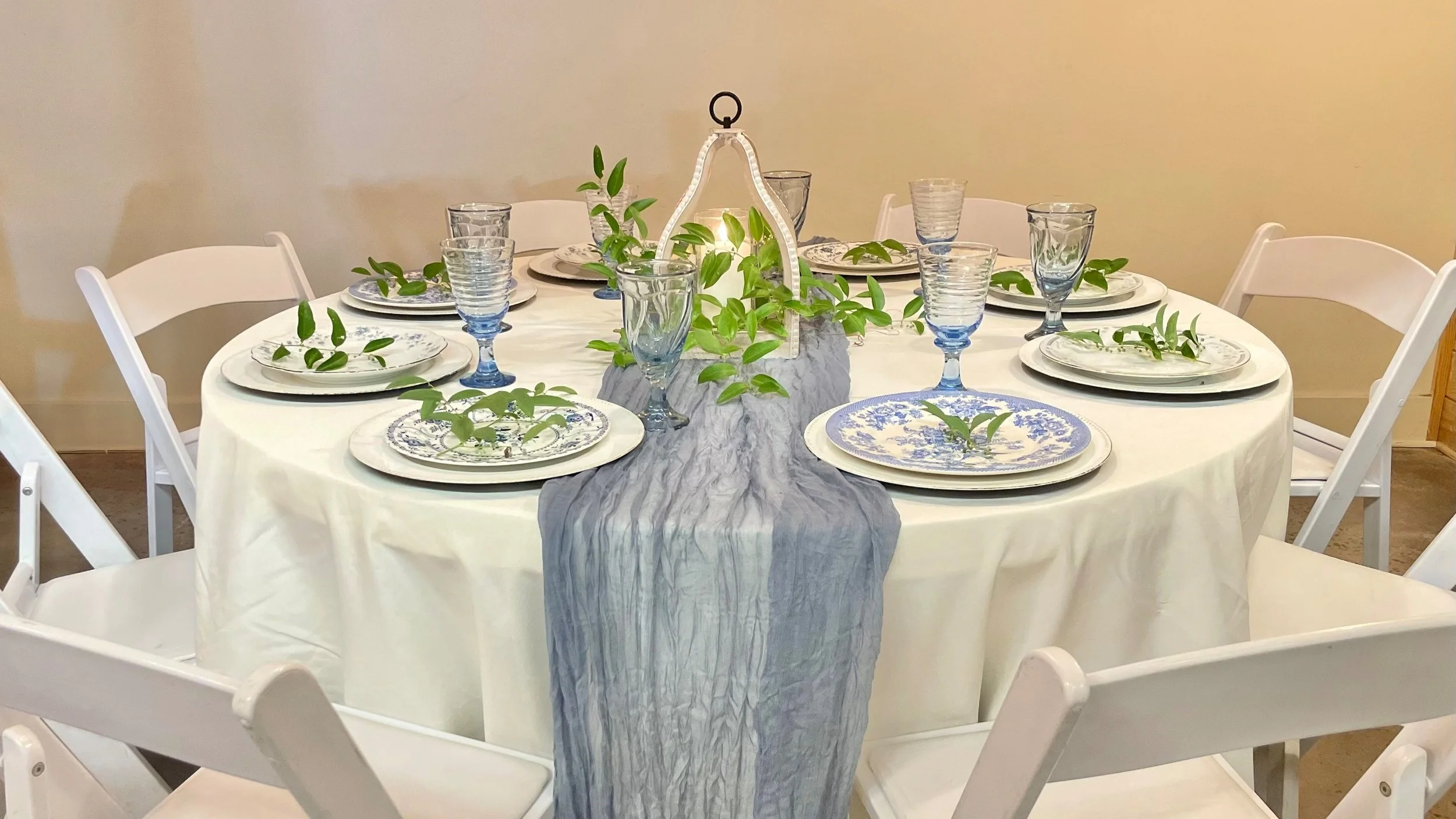 Wedding-Blues-Tablescape-The-Catlett-Farm-.jpg