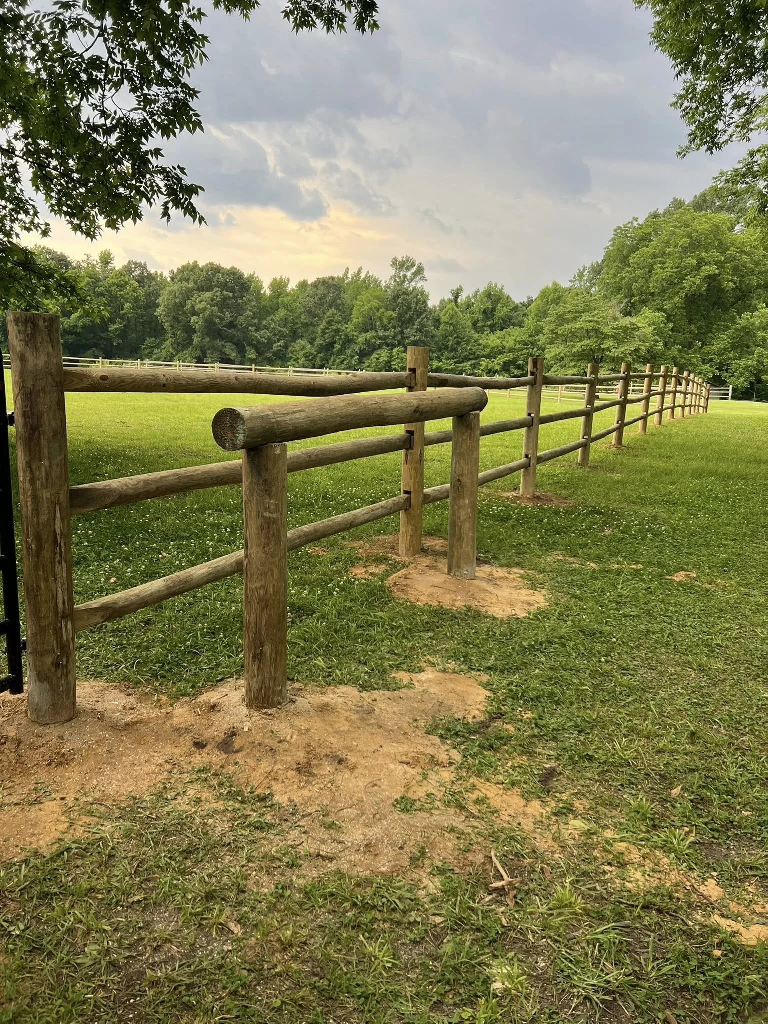 Lone-Star-Fences-Built-Corral-Catlett-Farm-.jpg