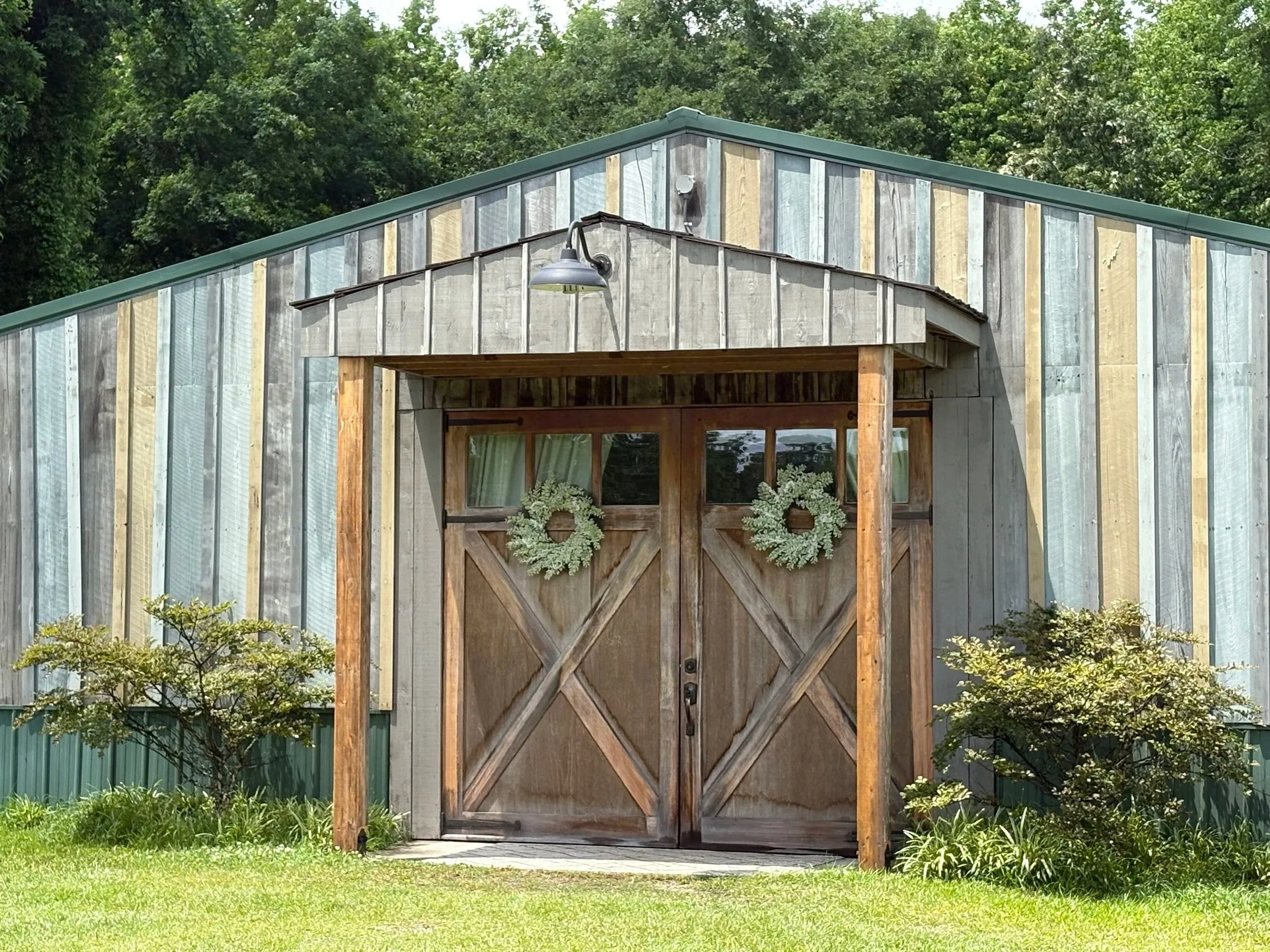 Charming-Striped-Barn-Wedding-Venue-.jpg