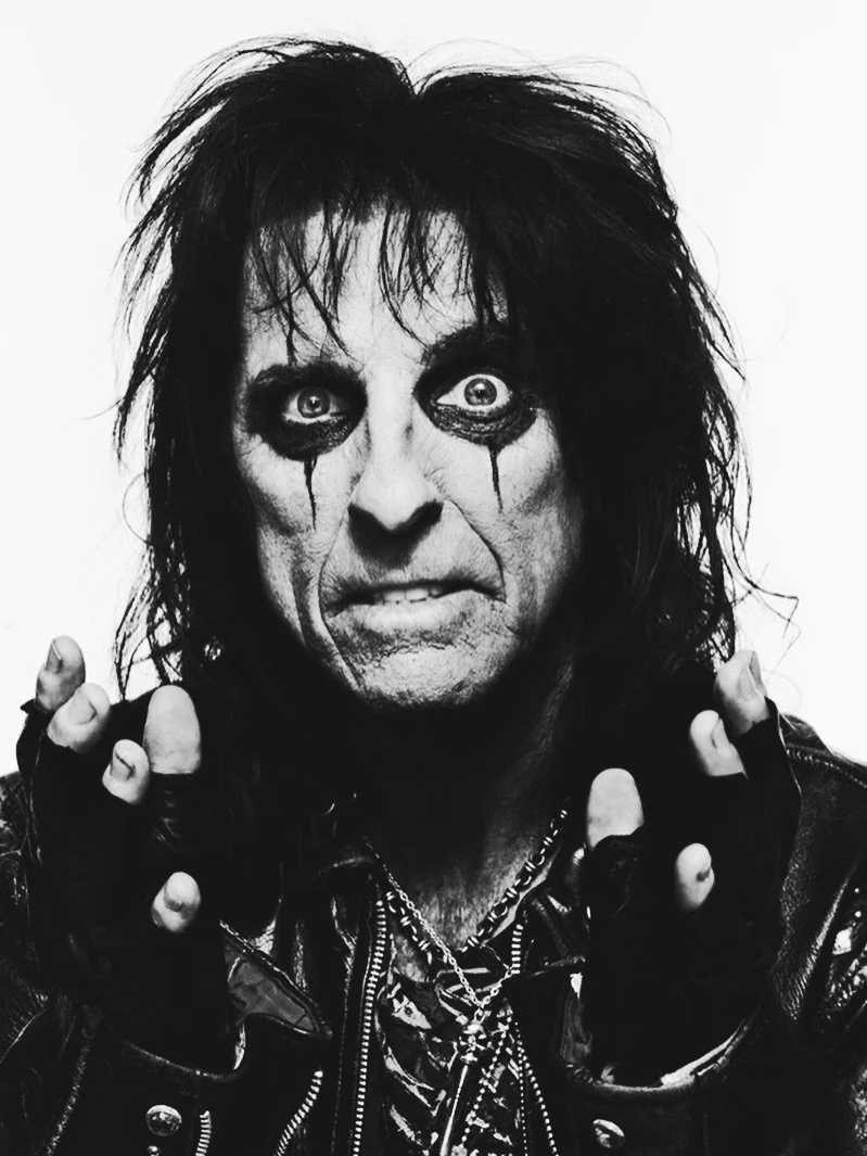 Happy Birthday to one of my heroes.
 
Alice Cooper!

#Hero #AliceCooper #SchoolsOut #RockMusic @streetlightrecordssantacruz