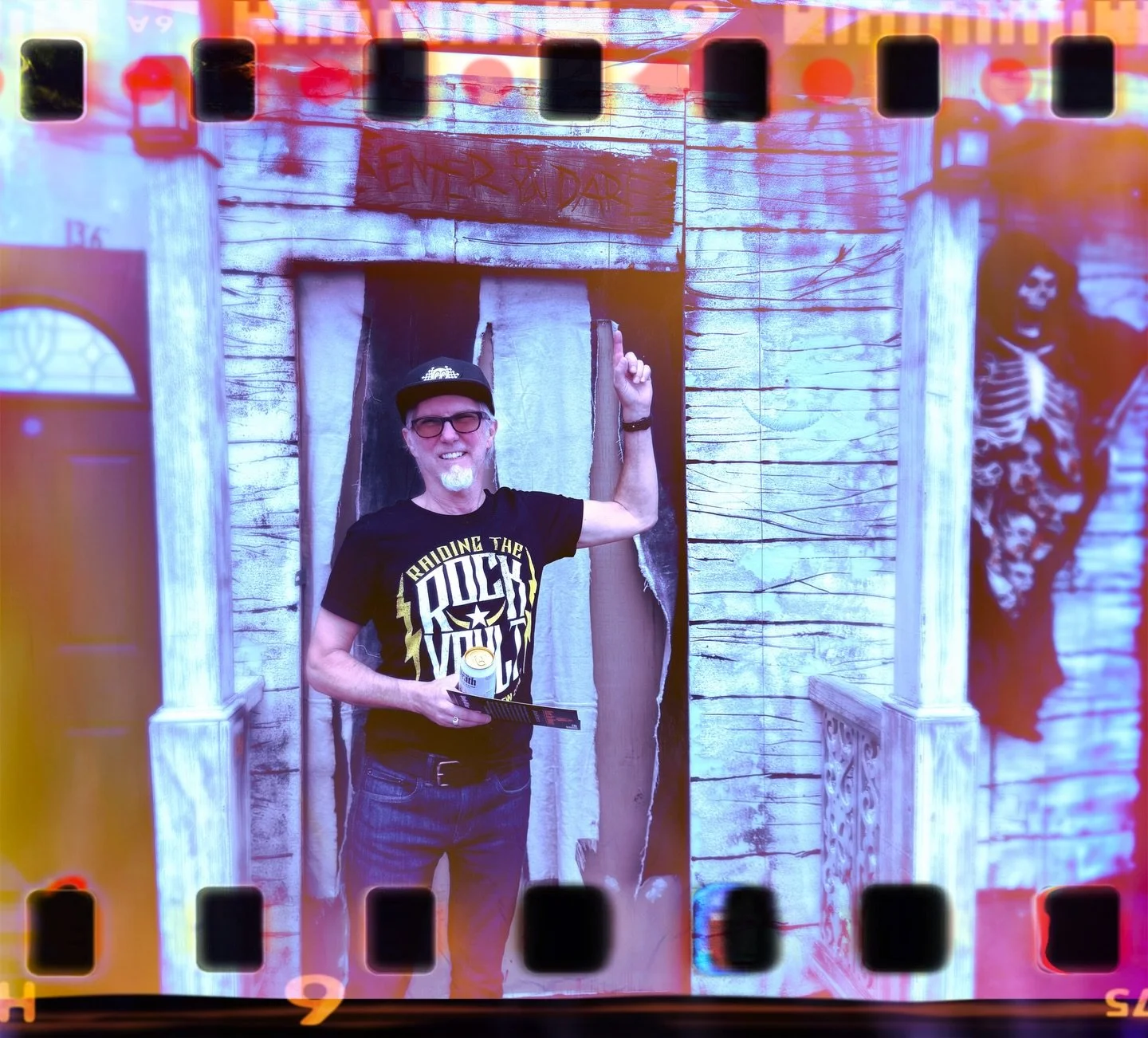 Spring Break at a Haunted House 🏚️ 

Have a great Wednesday 🖤

📸 = Clint (DVI Security)

#RobZombie #vacation #hipstamatic @hipstamatic