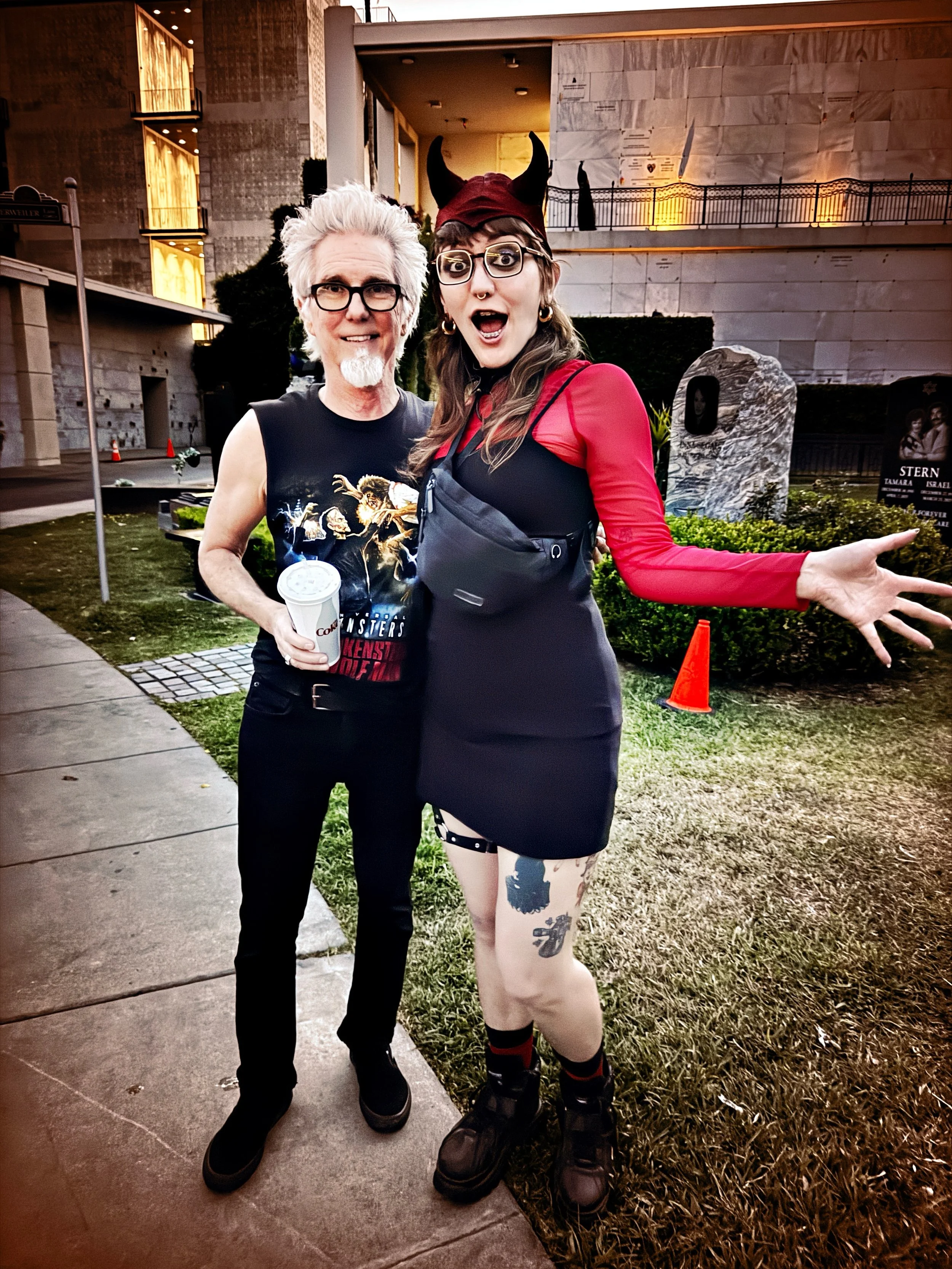 Hey there, little Devil 😈

DVI making new friends in the cemetery last night before the ADULT. concert. 

#hollywood #hollywoodforevercemetery 
@goofytoof 
@hwdforever 
@adultperiod