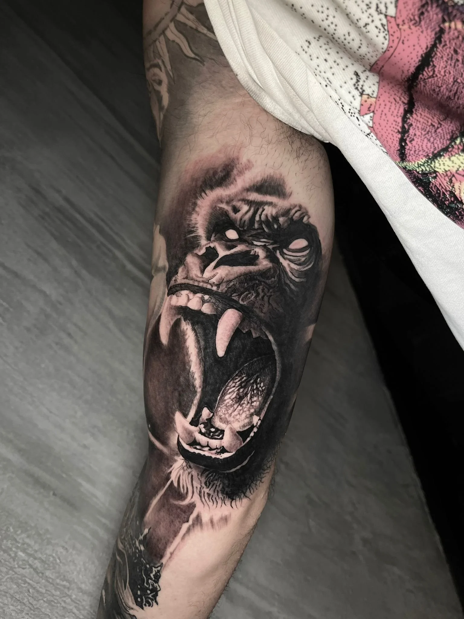 Black & grey realism tiger with bold contrast and Japanese-inspired composition.