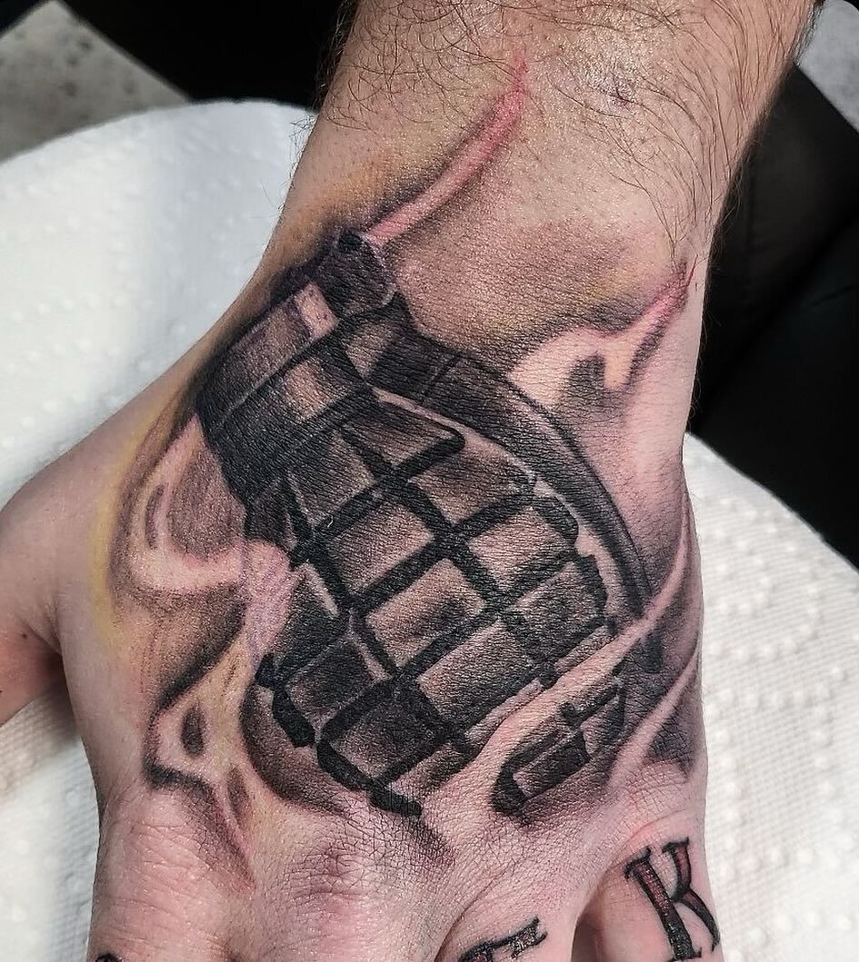 💣 piece by @eight.sixed.art 

Kevin&rsquo;s specialty at MCT is black and grey realism! If this style is what you&rsquo;re looking for in your next tattoo, book your free consultation with him using the form on our website!

Keep an eye out for more