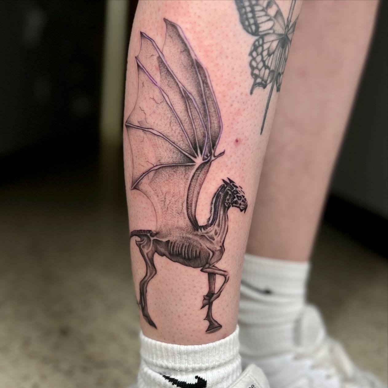 &ldquo;I loved the dark shading mixed with the light shading in the wings - I had fun doing it!&rdquo; - Sam 🌟

🦋 Join us in honoring Sam&rsquo;s tattoo journey as she marks one year with us at Motor City Tattoo Studio. 

Her passion and growth sho