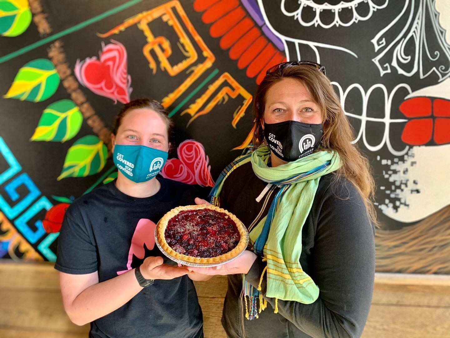Today&rsquo;s meal was Pollo a la Crema along with Rachel&rsquo;s homemade berry/chia pie. 👩&zwj;🍳 🥧 
Sierra Relief Kitchen has now served 3,000 meals in 2021 bringing the grand total to over 16,000. A big thank you to everyone who has made our me