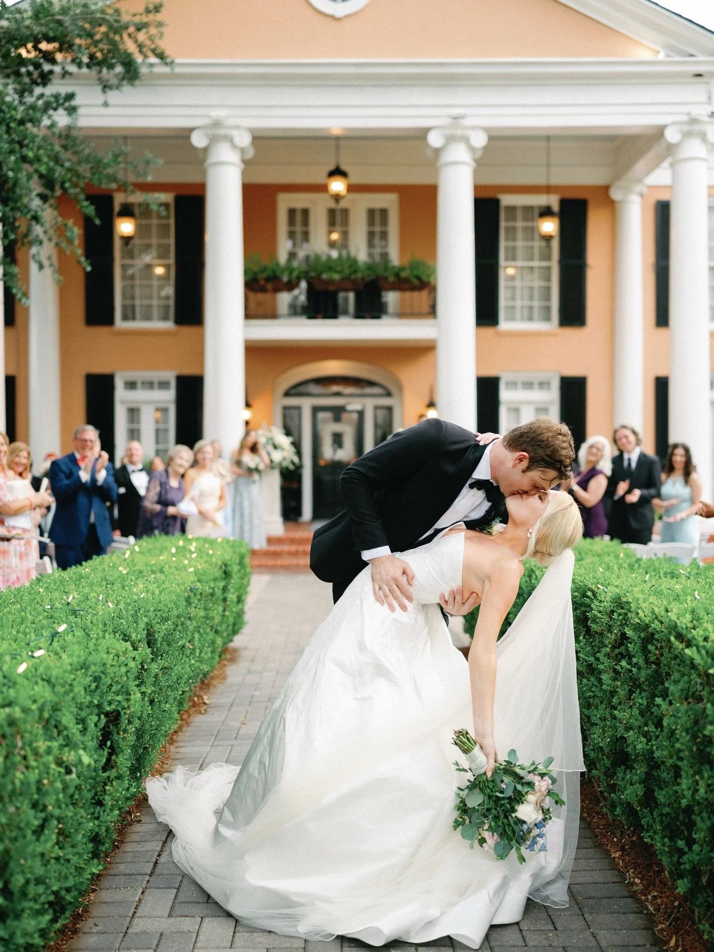 This is what &ldquo;I do&rdquo; looks like here🤍
Happy Valentine&rsquo;s Day!!!

Photography | @brennerweddings 
Florist | @bethsflowers