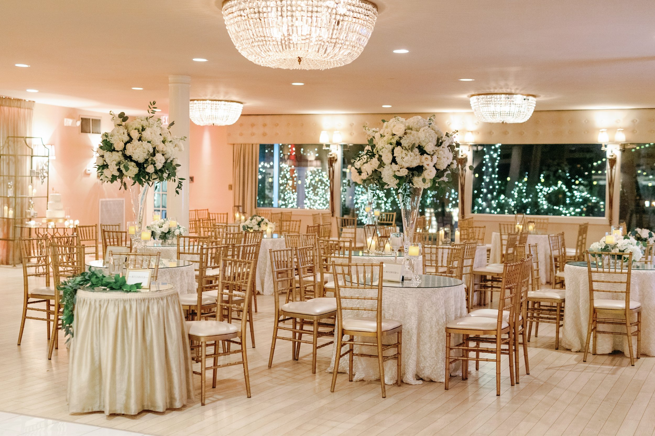 All dressed up and ready party 🥂

Photography | @brennerweddings 
Videography | @timelessproductionsnola 
Florist | @bethsflowers 
Bakery | @gambinosbakery