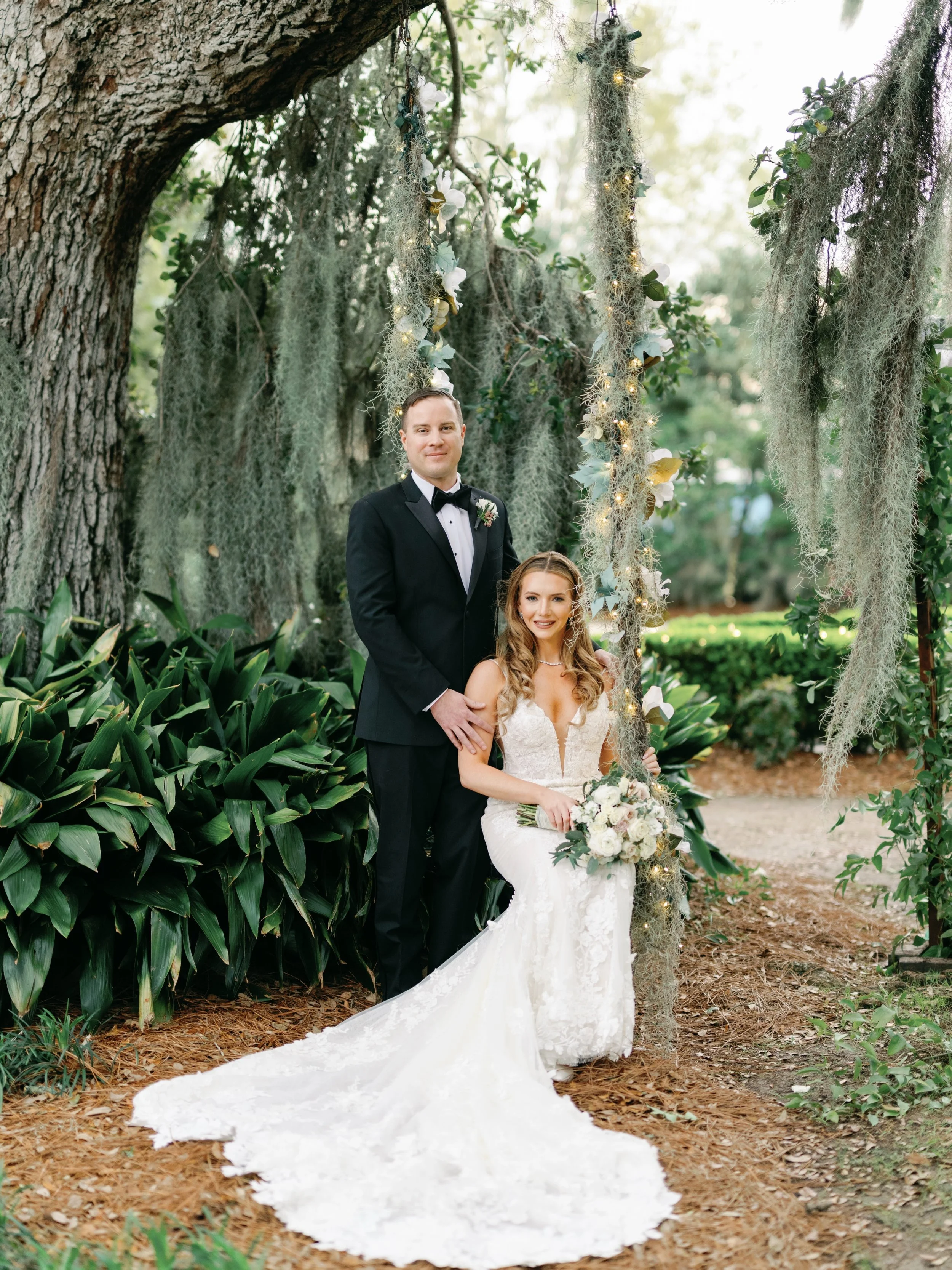 Spanish moss, spring blooms, and a forever kind of love. Congratulations, Samantha + Andrew 🤍

Photography | @brennerweddings 
Videography | @timelessproductionsnola 
Bakery | @gambinosbakery 
Florist | @bethsflowers 
Live Band | @troymarksandnoidea