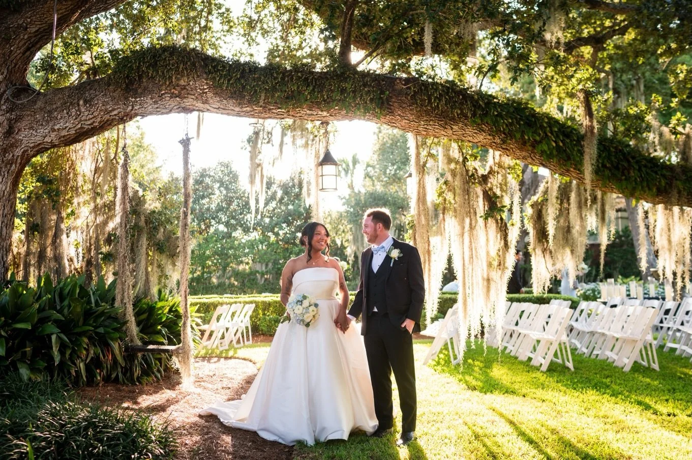 One of our favorite parts of the wedding day? Having time before the ceremony to take photos all around the estate. 

Peter + Alexis made the most of it beneath the oaks🤍🌿

Photography | @almondandbloomstudio