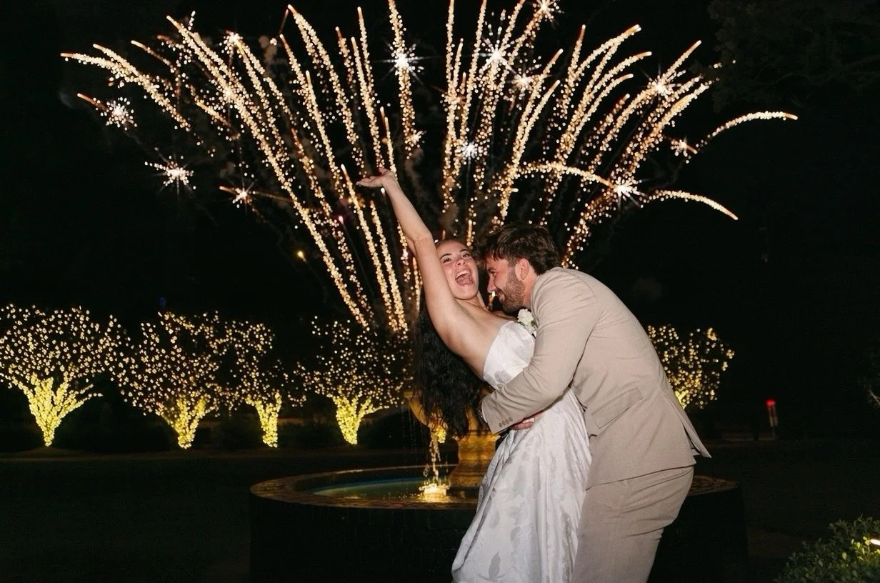 We live for moments like this ✨

Photography | @mablejeanphotography 
Bride | @mollyjonesseelbach 
Groom | @drew.seelbach