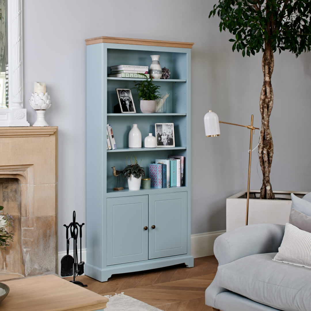 Inspiration Bookcase with 2 Doors.png