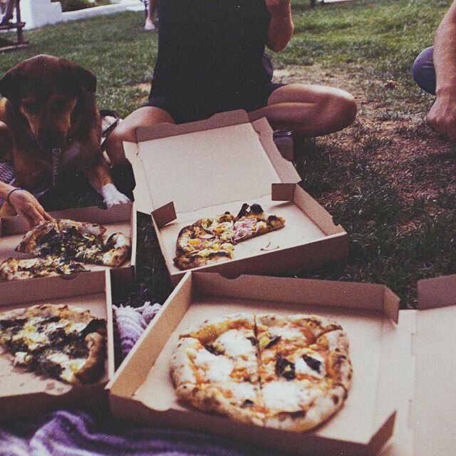 see you pizza lovers this weekend 🤍 (photos by @barronvonbarron) .
.
.
#santafe #newmexico #foodtruck #fresh #local #organic #herbs #vegan #glutenfree #sourdough #pizza #supportlocal #smallbusiness #homemade #vegansantafe #tenderfirekitchen #farmtot