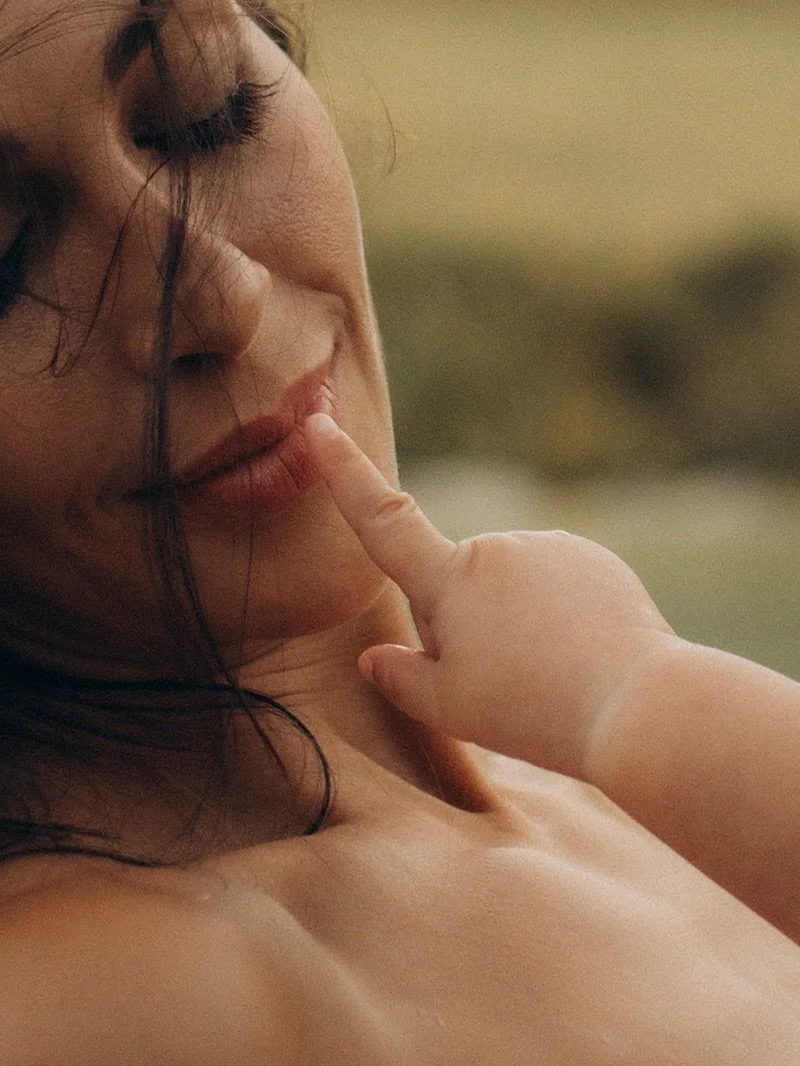 💛 Enjoy 15% Off Sessions in March 💛
This March is a special one for me and my family - my husband and I are celebrating our 15th wedding anniversary! And it feels only right to celebrate this milestone by sharing a little love with all of you. 
Bei