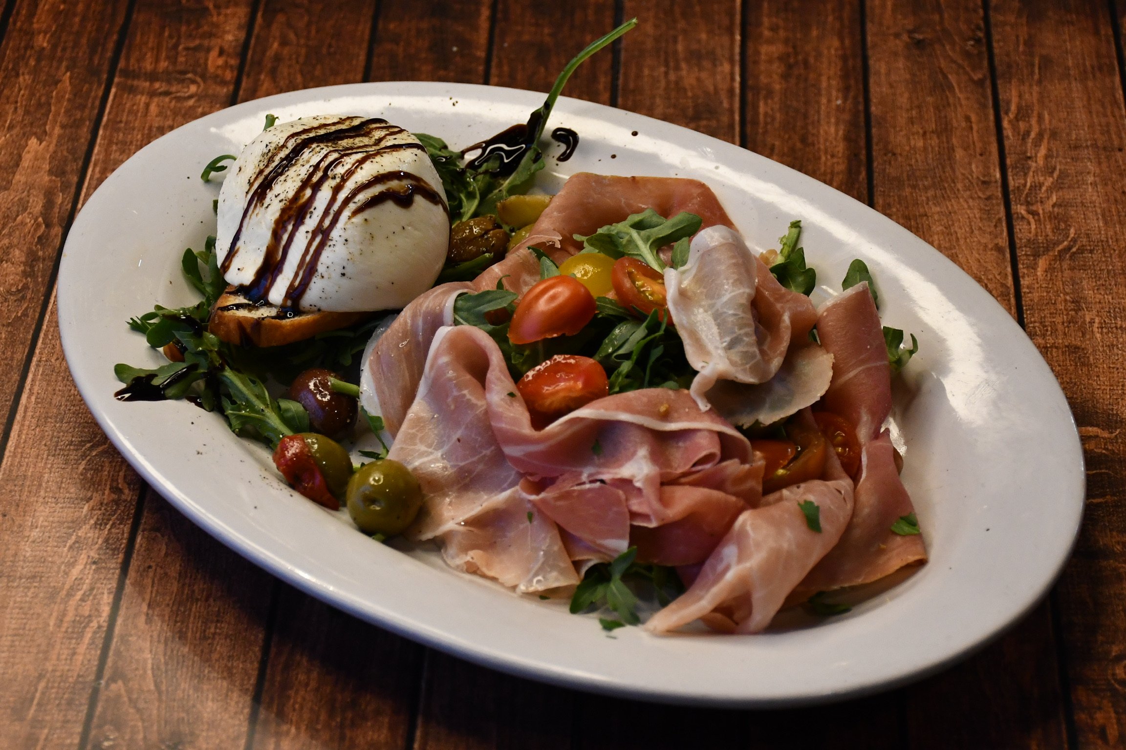 BURRATA & PROSCIUTTO